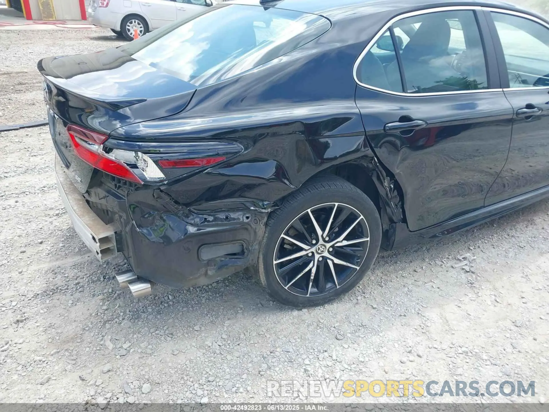 6 Photograph of a damaged car 4T1G11AK3MU547940 TOYOTA CAMRY 2021