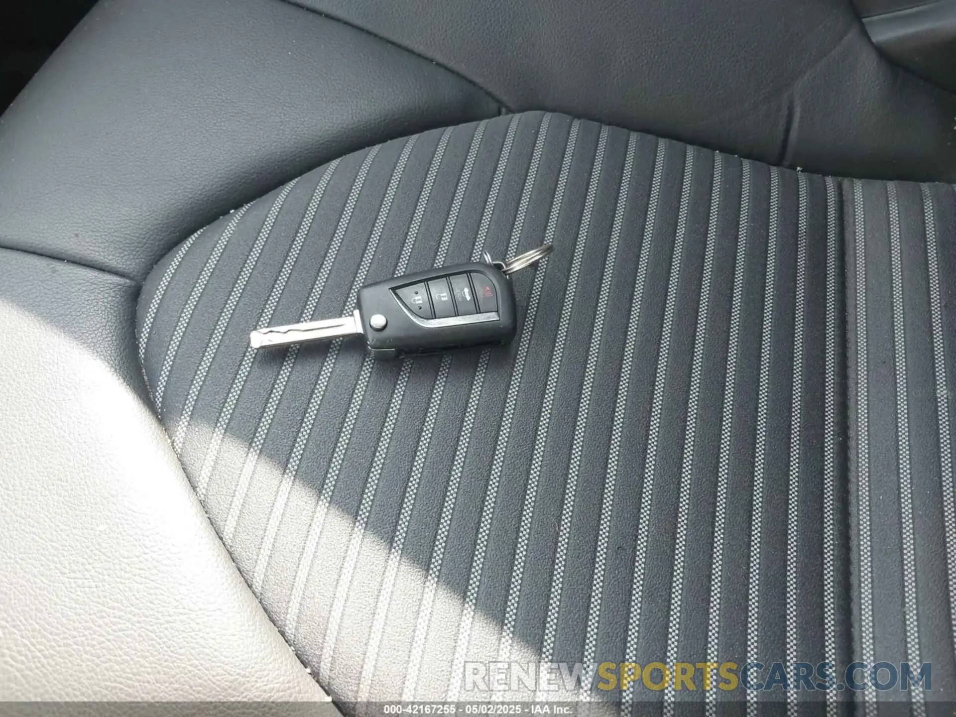 11 Фотография поврежденного автомобиля 4T1G11AK3MU576595 TOYOTA CAMRY 2021