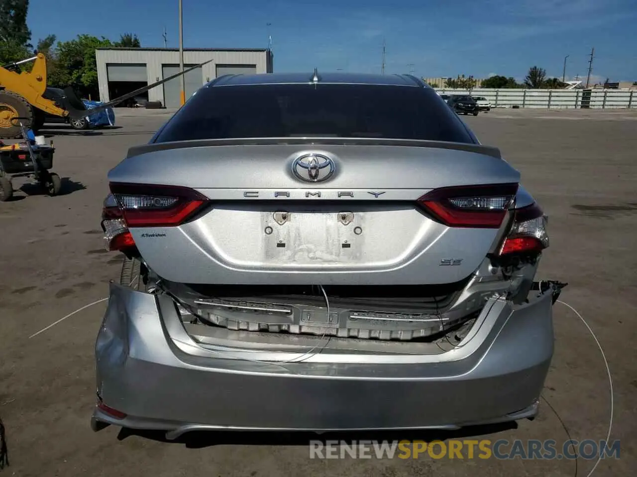 6 Photograph of a damaged car 4T1G11AK3MU605996 TOYOTA CAMRY 2021