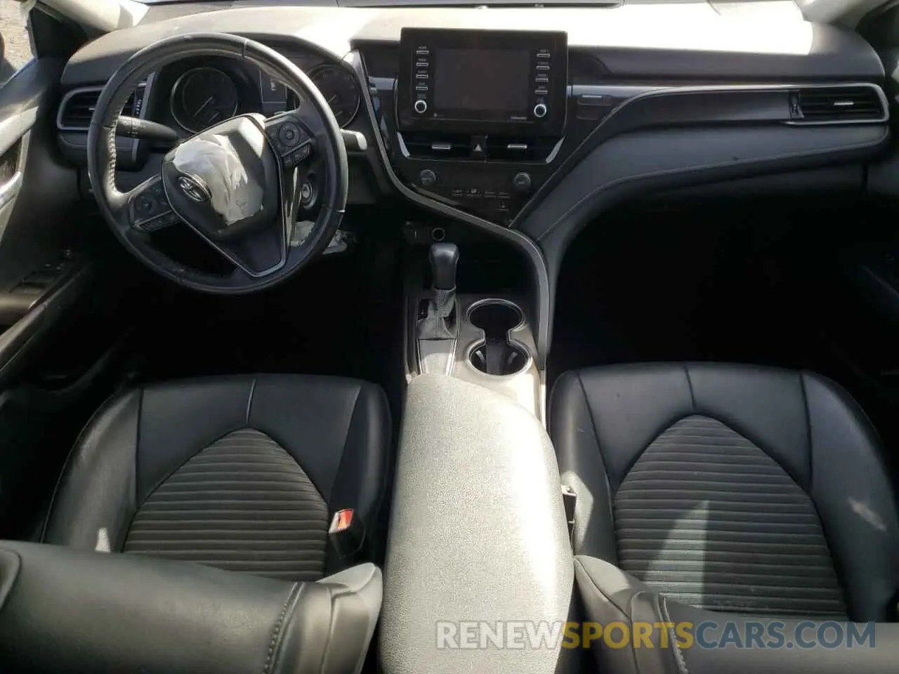 8 Фотография поврежденного автомобиля 4T1G11AK4MU438175 TOYOTA CAMRY 2021