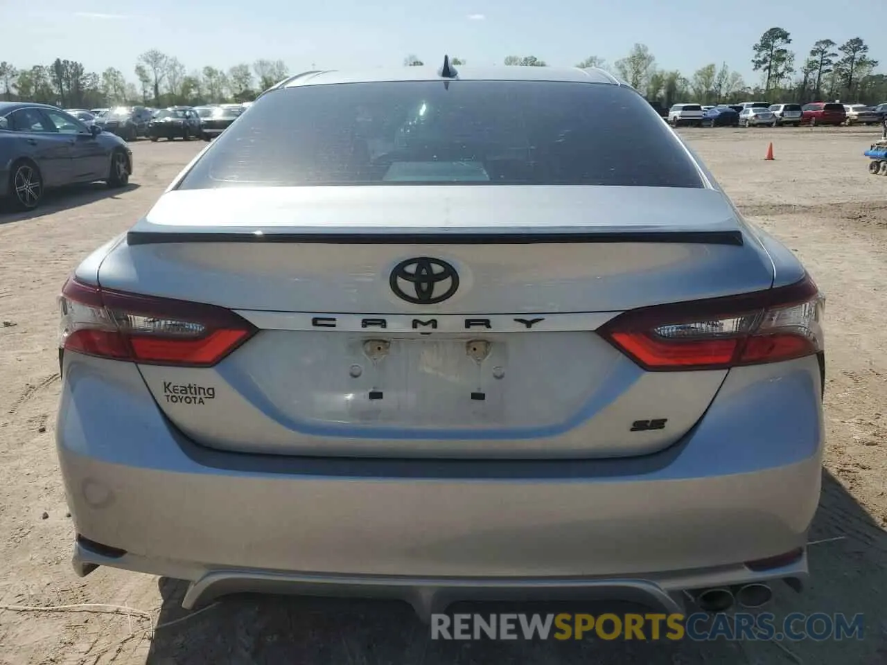 6 Photograph of a damaged car 4T1G11AK4MU441562 TOYOTA CAMRY 2021