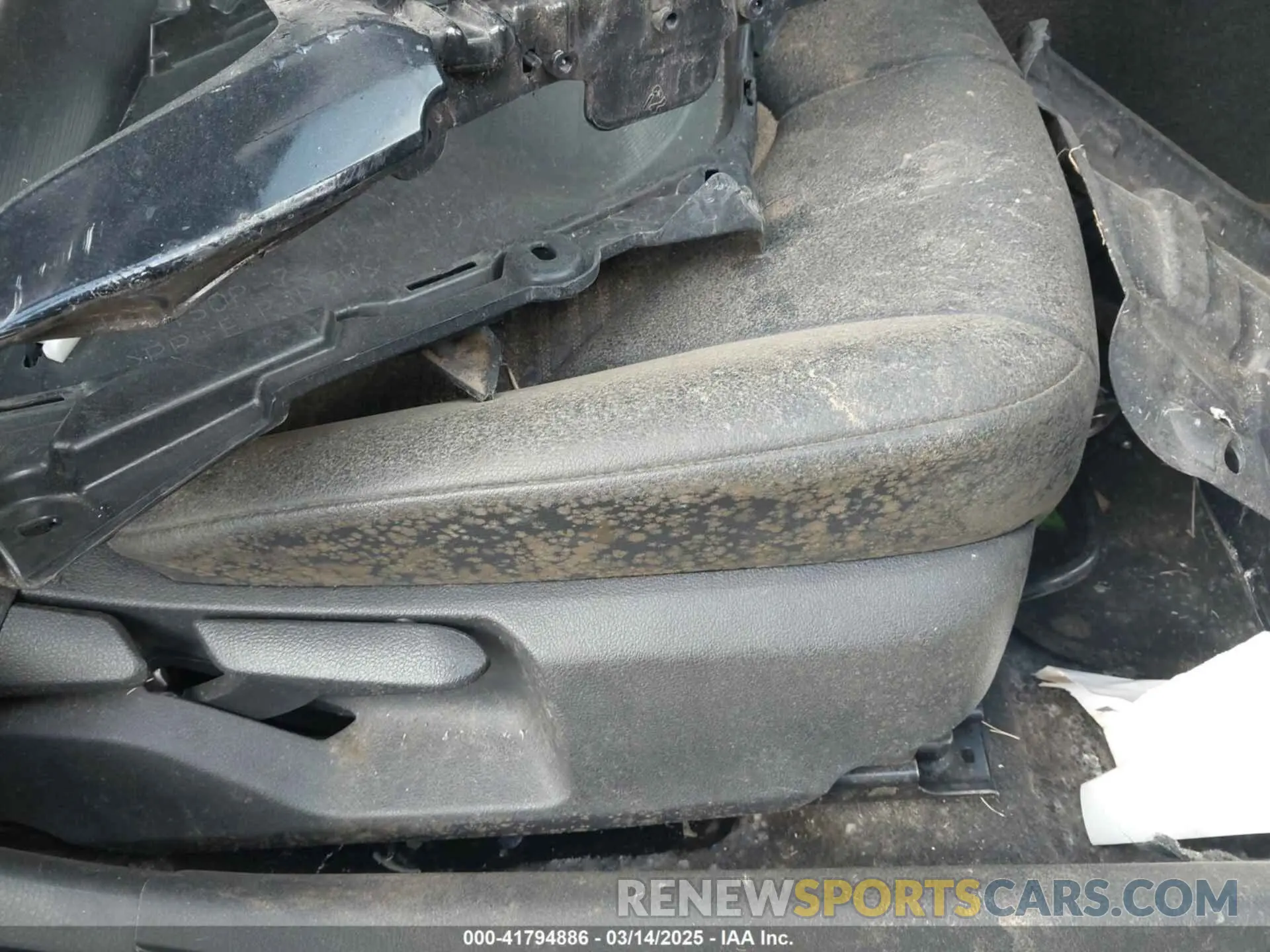14 Photograph of a damaged car 4T1G11AK4MU444199 TOYOTA CAMRY 2021