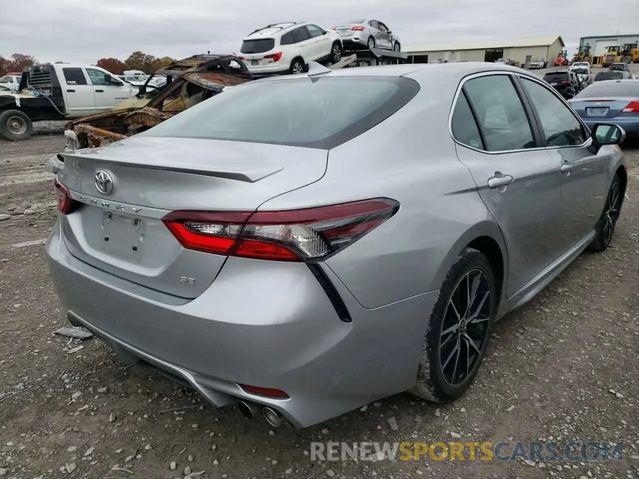 4 Photograph of a damaged car 4T1G11AK4MU466526 TOYOTA CAMRY 2021