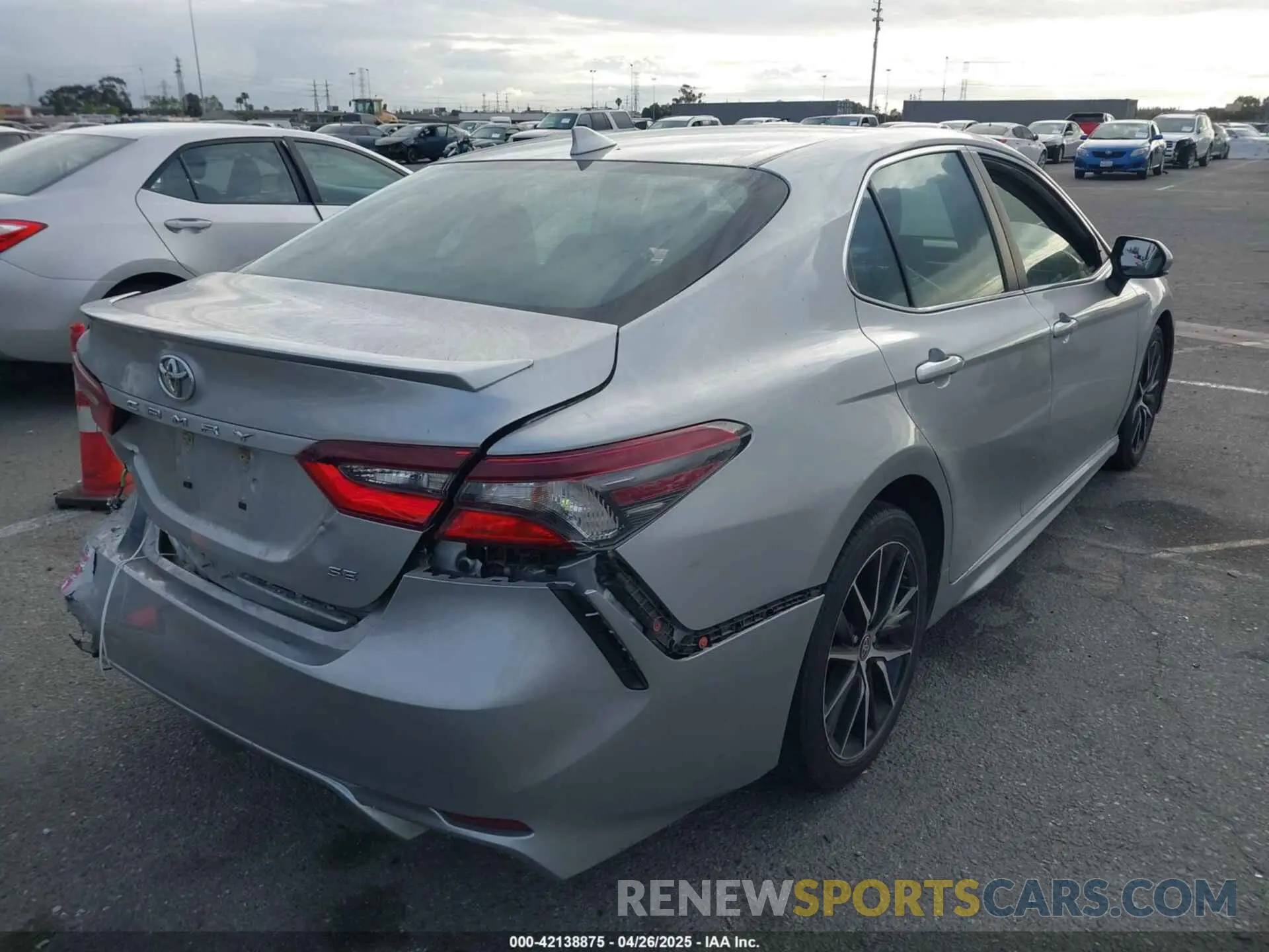 4 Фотография поврежденного автомобиля 4T1G11AK4MU471421 TOYOTA CAMRY 2021