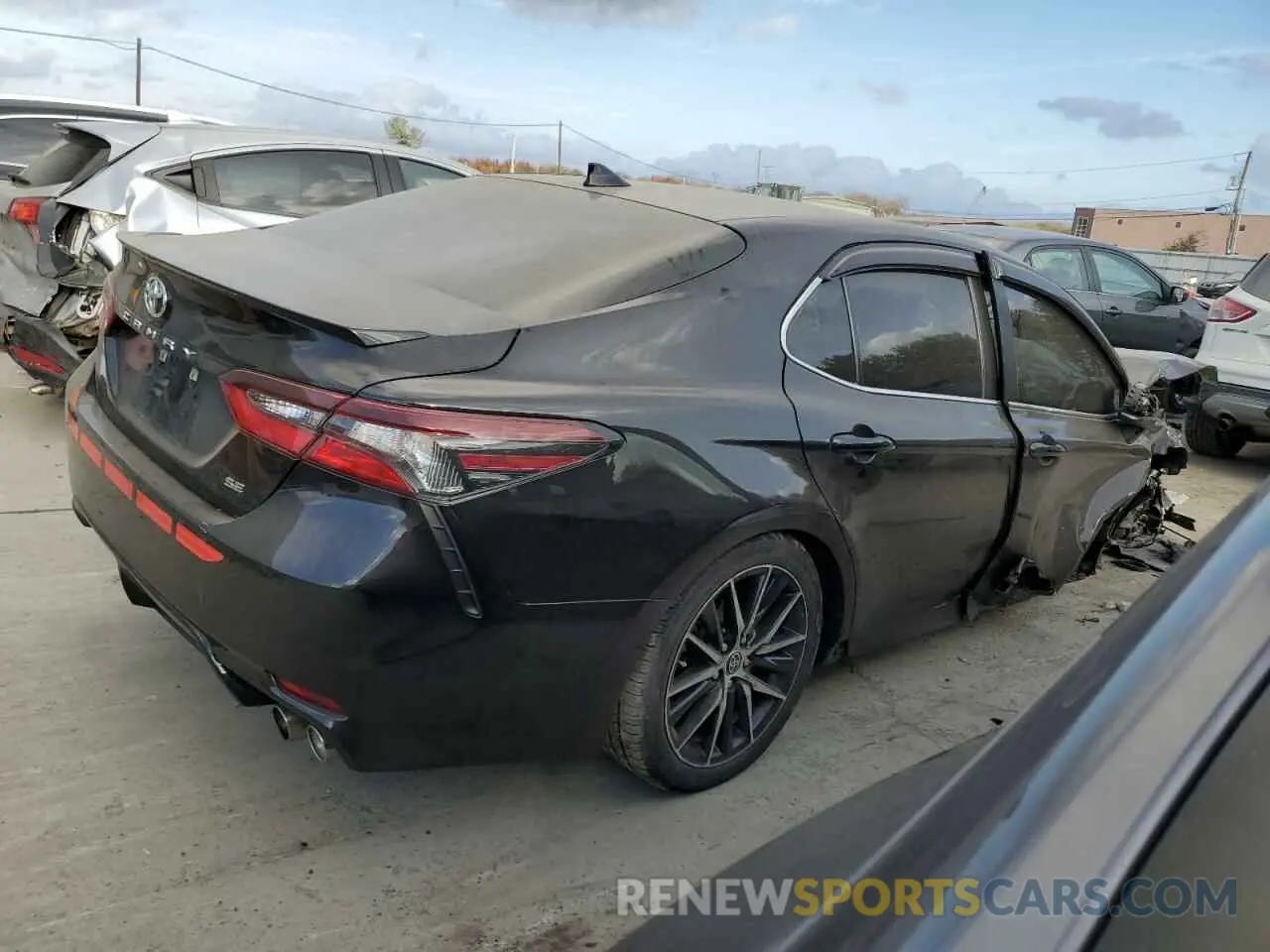 3 Фотография поврежденного автомобиля 4T1G11AK4MU485867 TOYOTA CAMRY 2021