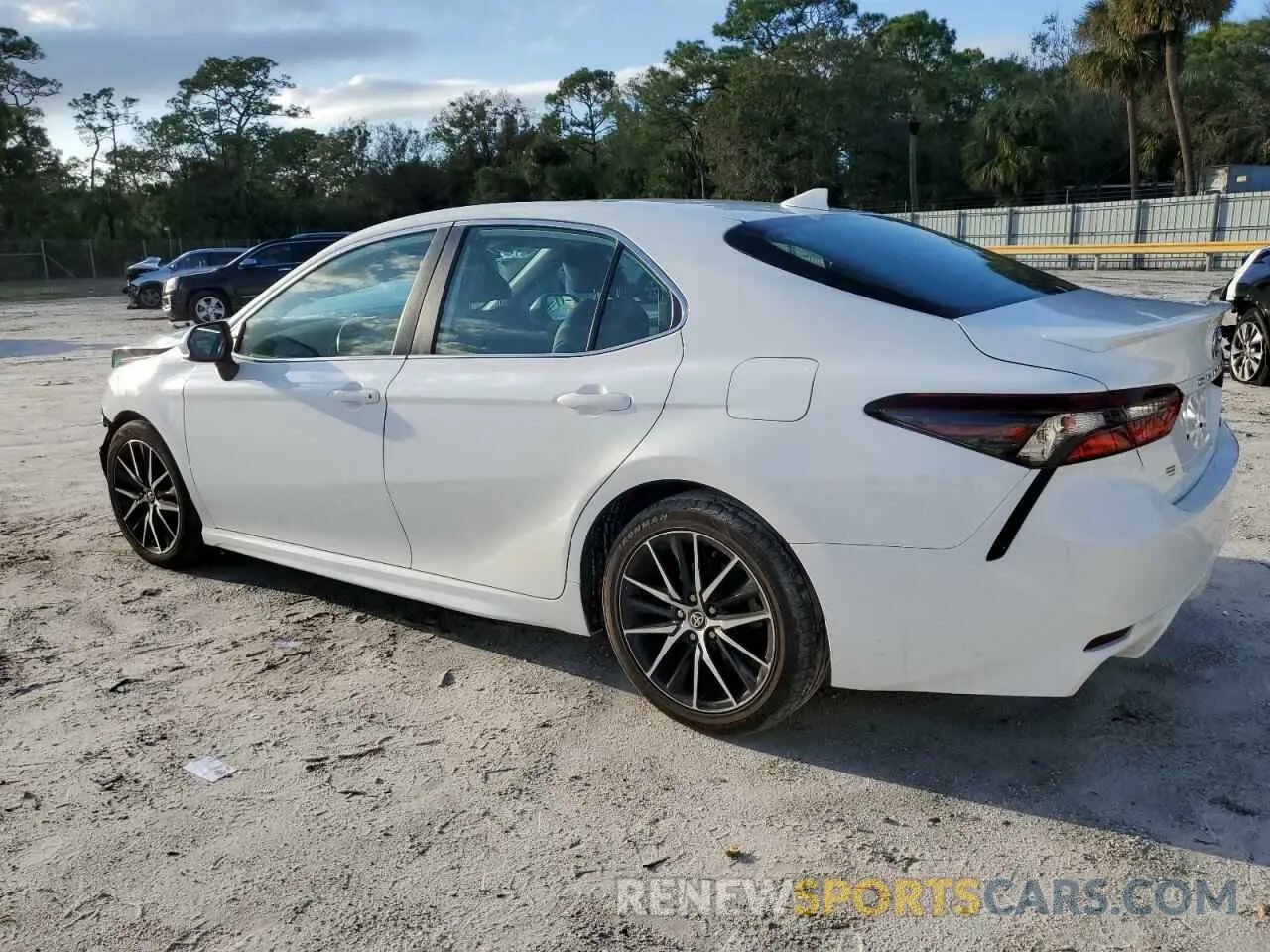 2 Фотография поврежденного автомобиля 4T1G11AK4MU487098 TOYOTA CAMRY 2021