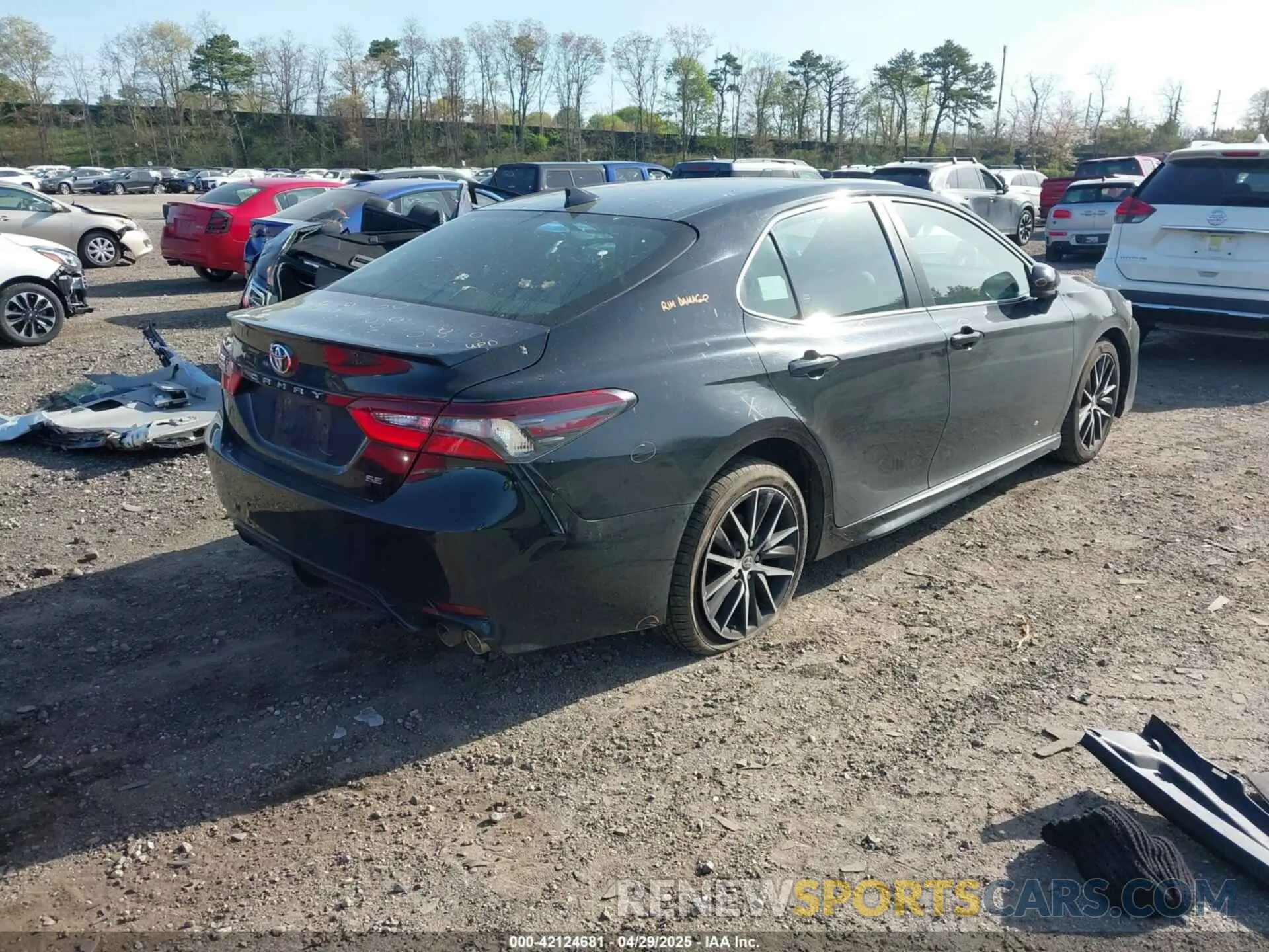 4 Photograph of a damaged car 4T1G11AK4MU519404 TOYOTA CAMRY 2021