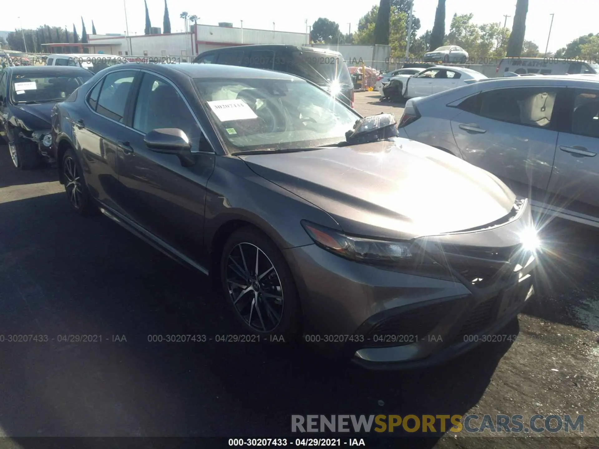 1 Photograph of a damaged car 4T1G11AK4MU525381 TOYOTA CAMRY 2021