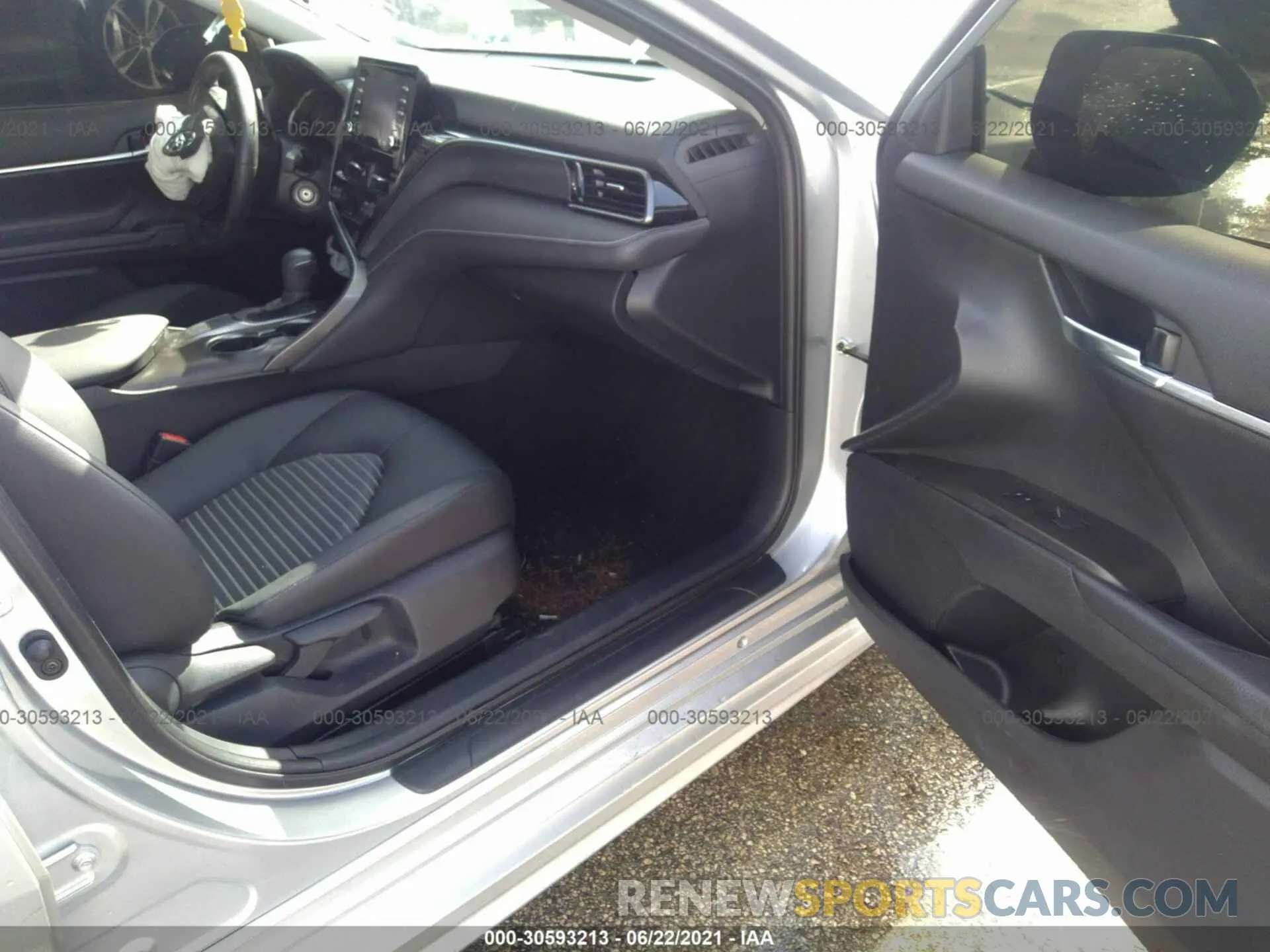 5 Photograph of a damaged car 4T1G11AK4MU551768 TOYOTA CAMRY 2021