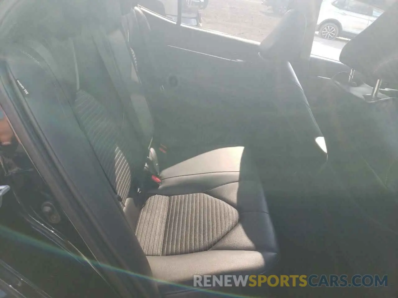 10 Photograph of a damaged car 4T1G11AK4MU564813 TOYOTA CAMRY 2021