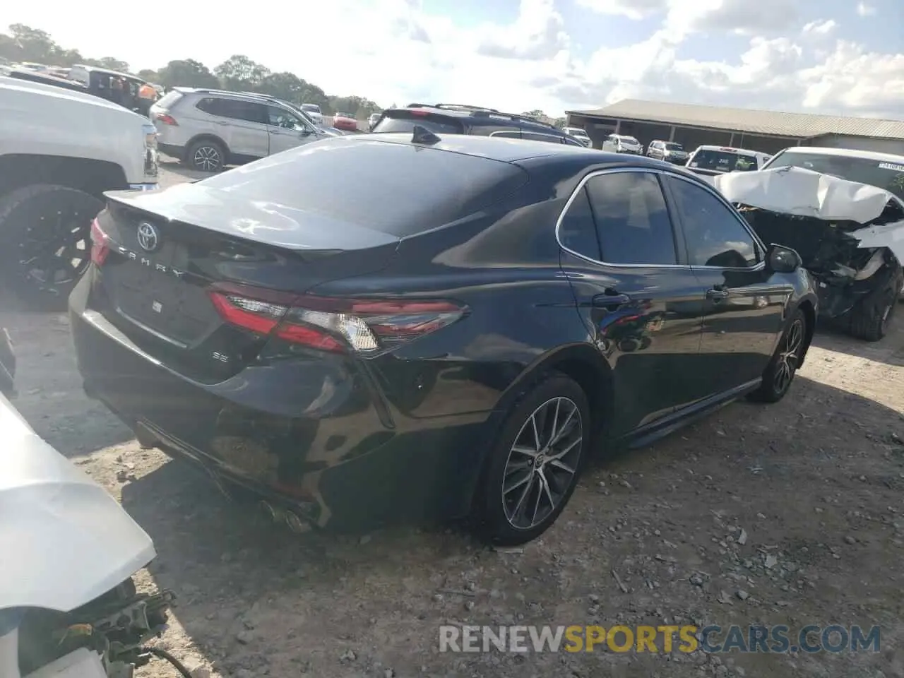 3 Photograph of a damaged car 4T1G11AK4MU564813 TOYOTA CAMRY 2021