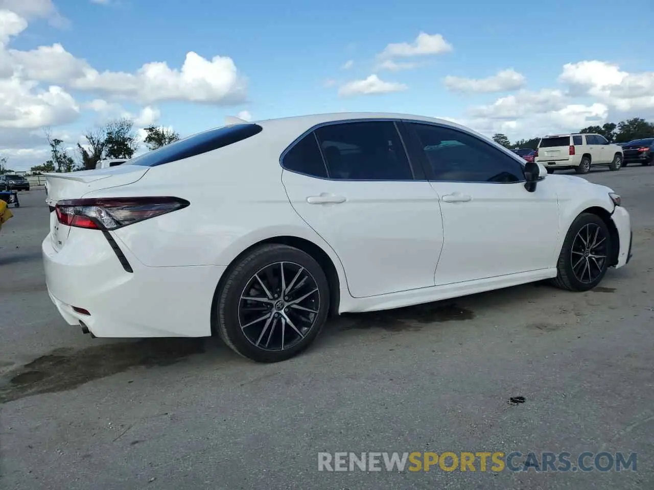 3 Photograph of a damaged car 4T1G11AK4MU596838 TOYOTA CAMRY 2021
