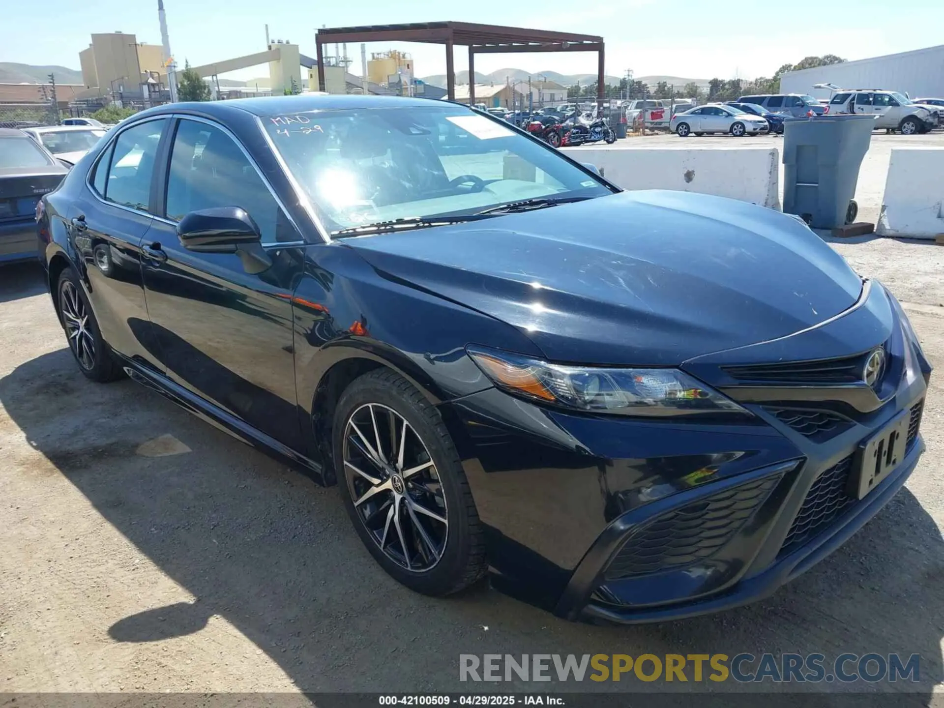 1 Photograph of a damaged car 4T1G11AK5MU414404 TOYOTA CAMRY 2021