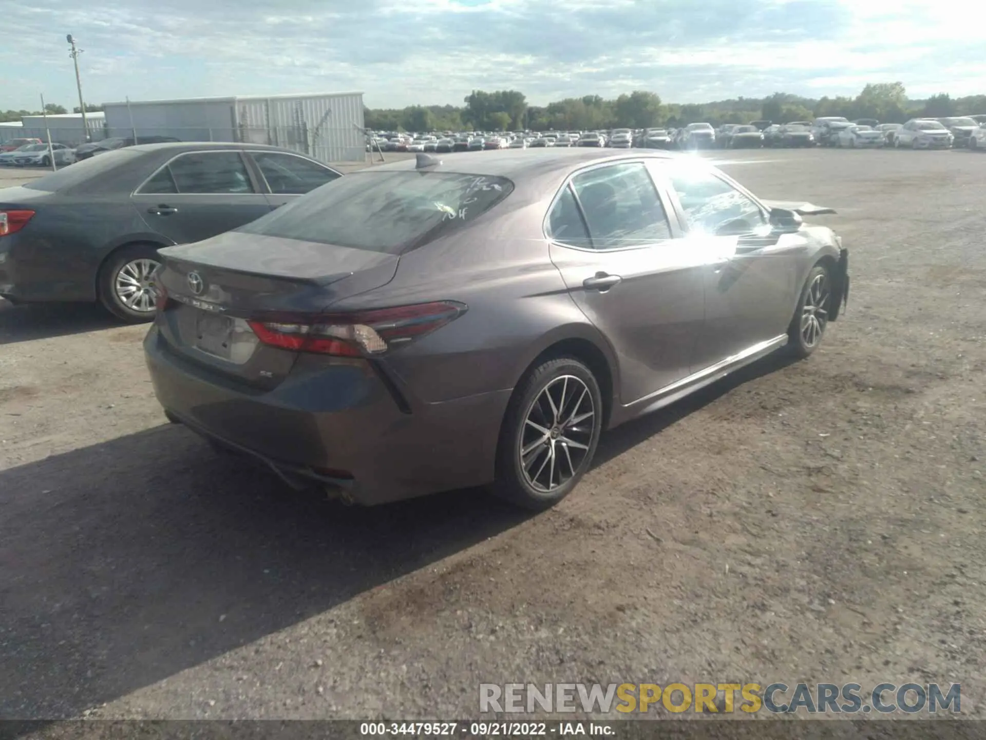 4 Фотография поврежденного автомобиля 4T1G11AK5MU415407 TOYOTA CAMRY 2021