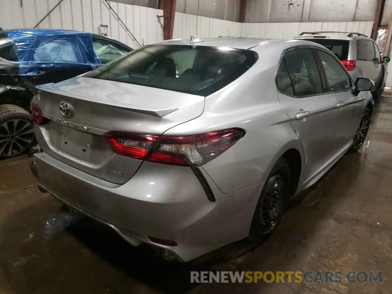 4 Photograph of a damaged car 4T1G11AK5MU460881 TOYOTA CAMRY 2021