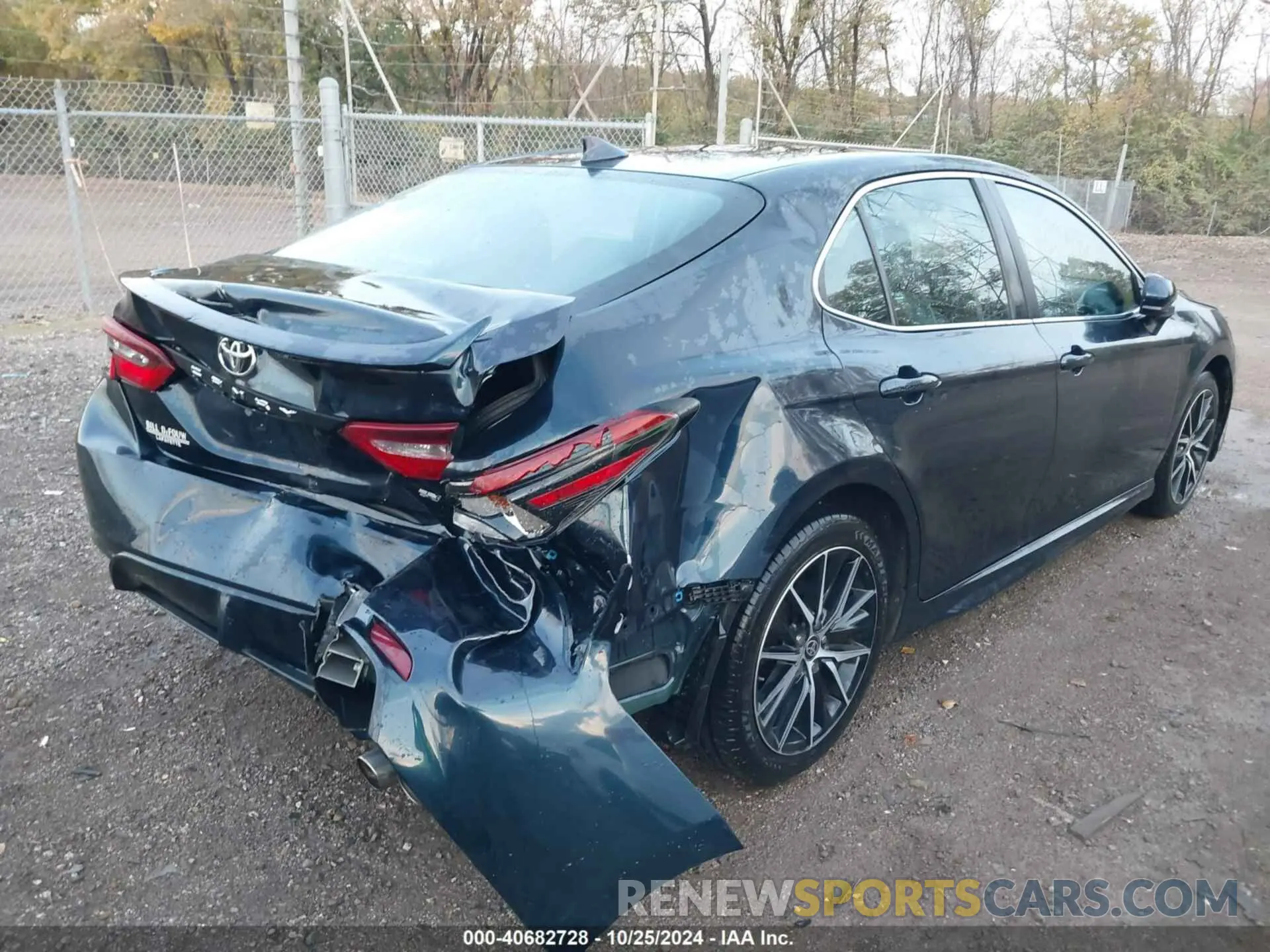 4 Photograph of a damaged car 4T1G11AK5MU462811 TOYOTA CAMRY 2021