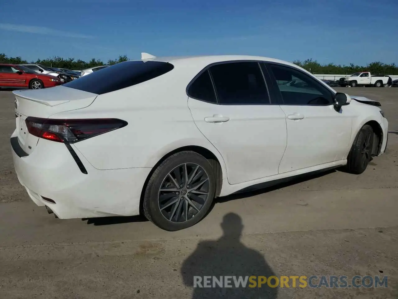 3 Photograph of a damaged car 4T1G11AK5MU483755 TOYOTA CAMRY 2021
