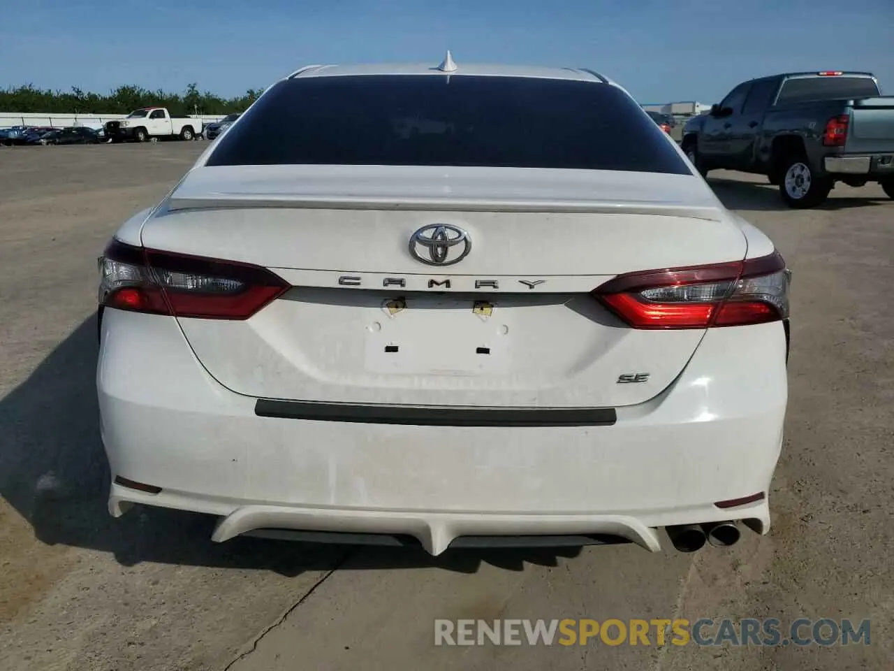 6 Photograph of a damaged car 4T1G11AK5MU483755 TOYOTA CAMRY 2021