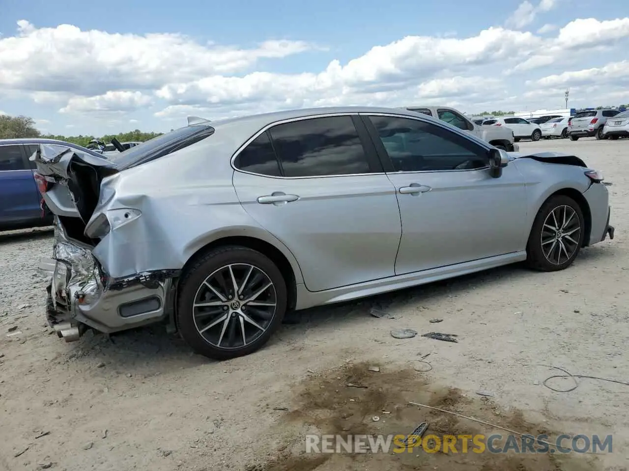 3 Photograph of a damaged car 4T1G11AK5MU515443 TOYOTA CAMRY 2021