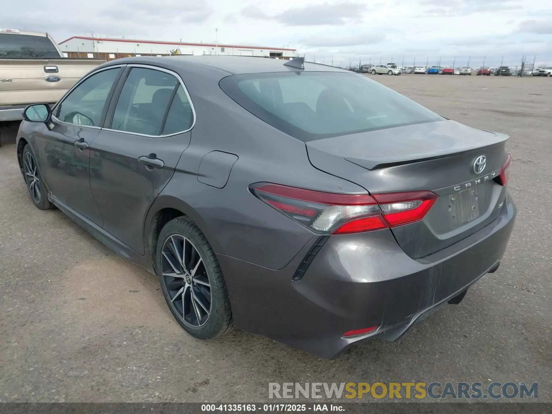 3 Фотография поврежденного автомобиля 4T1G11AK5MU524322 TOYOTA CAMRY 2021