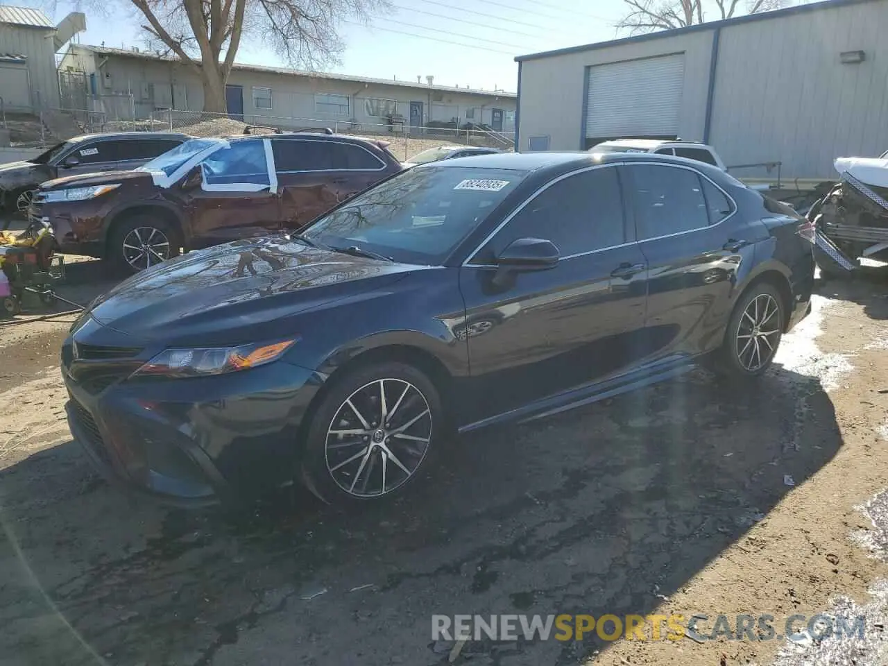 1 Photograph of a damaged car 4T1G11AK5MU526295 TOYOTA CAMRY 2021