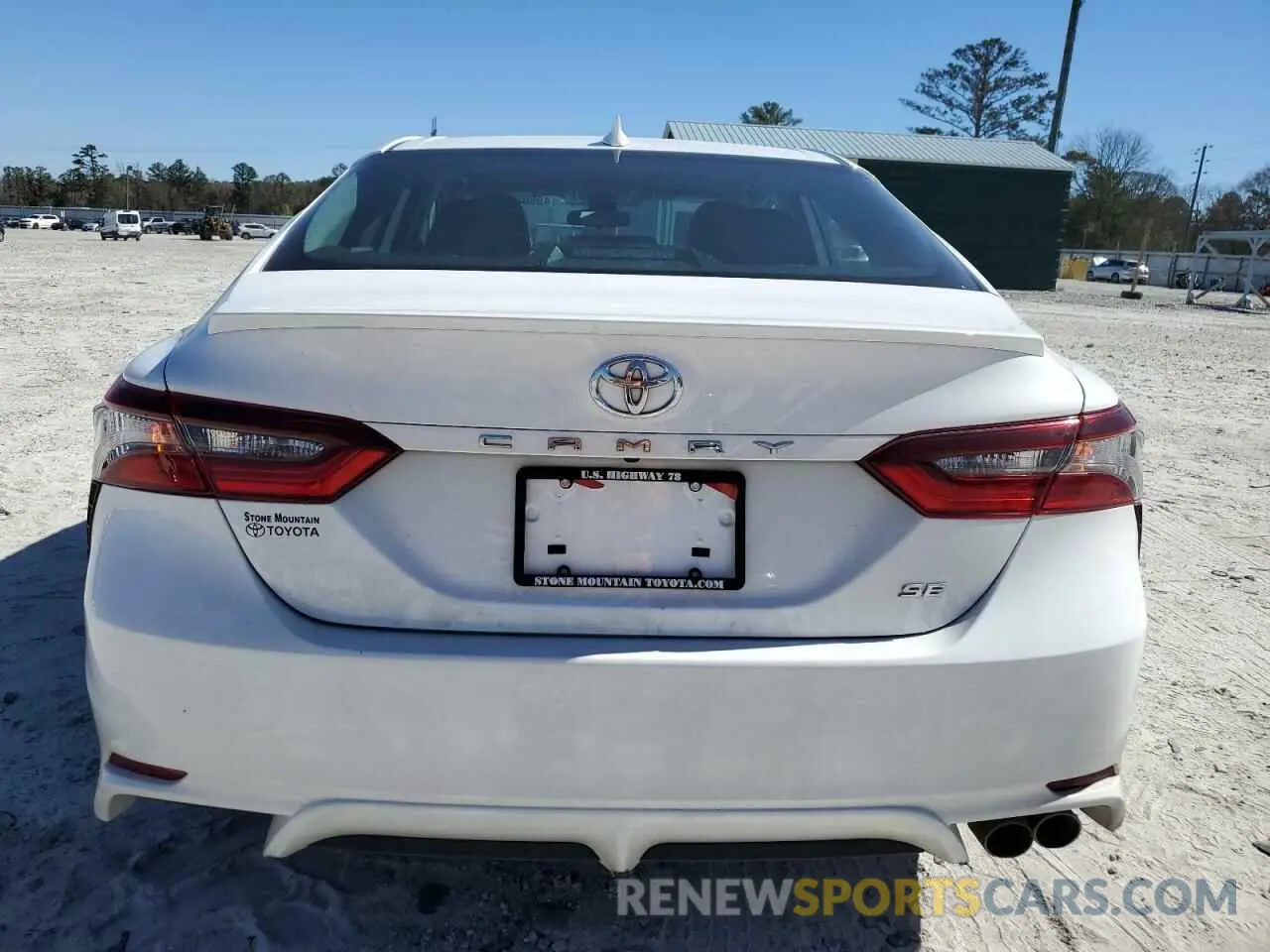 6 Photograph of a damaged car 4T1G11AK5MU547387 TOYOTA CAMRY 2021
