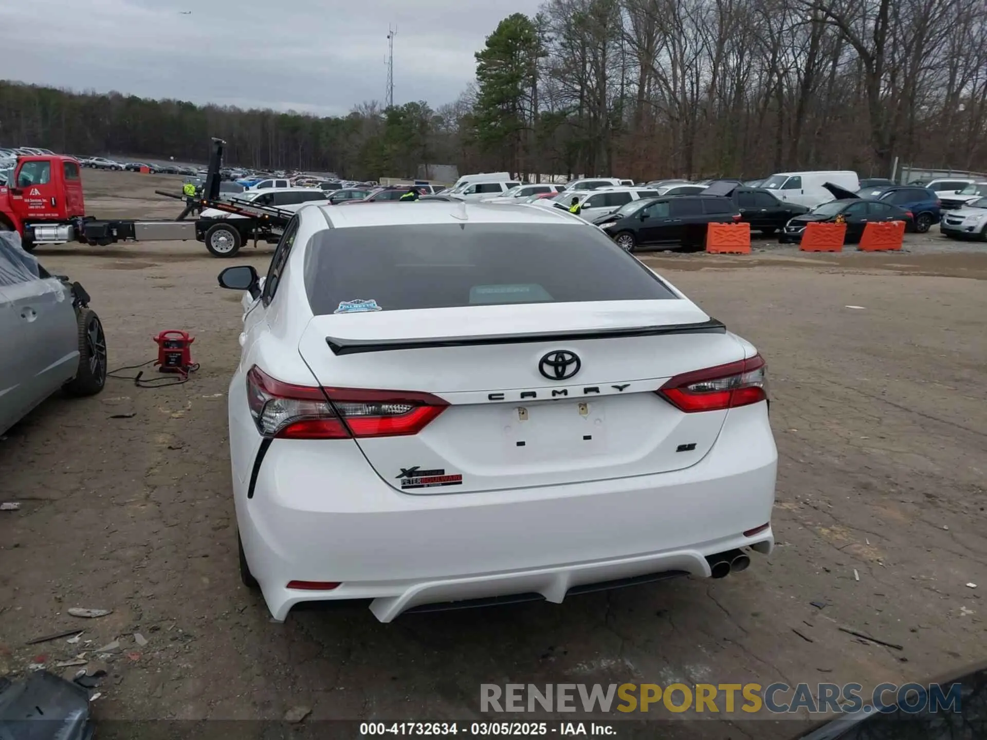 16 Photograph of a damaged car 4T1G11AK5MU575237 TOYOTA CAMRY 2021