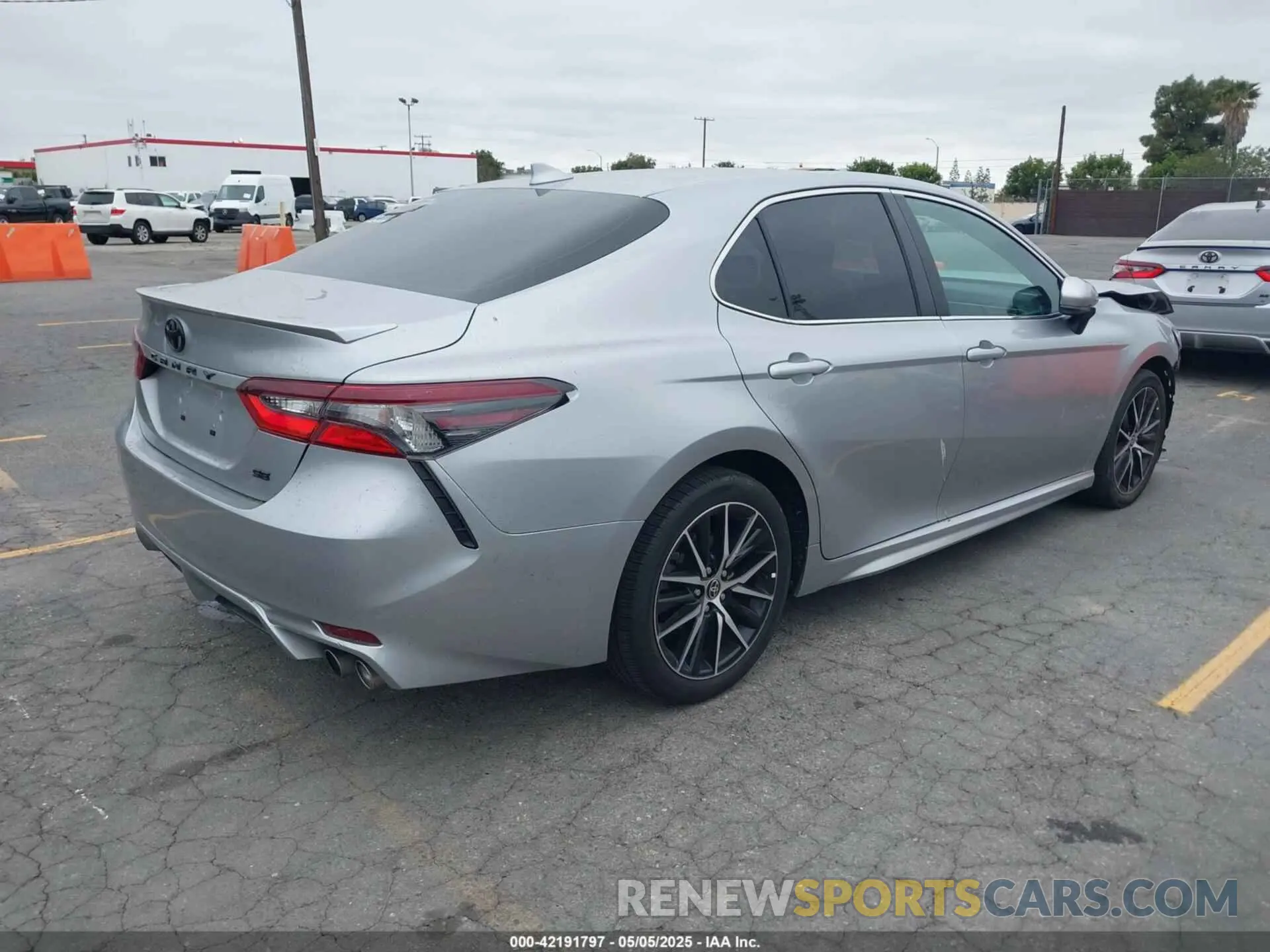 4 Фотография поврежденного автомобиля 4T1G11AK5MU590630 TOYOTA CAMRY 2021