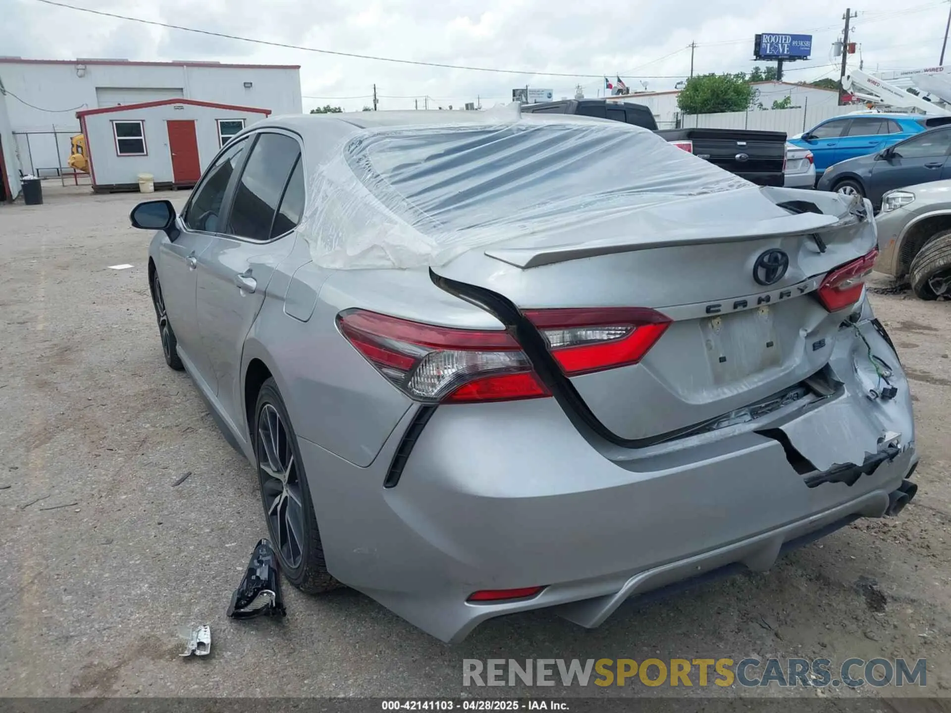 3 Фотография поврежденного автомобиля 4T1G11AK6MU422432 TOYOTA CAMRY 2021