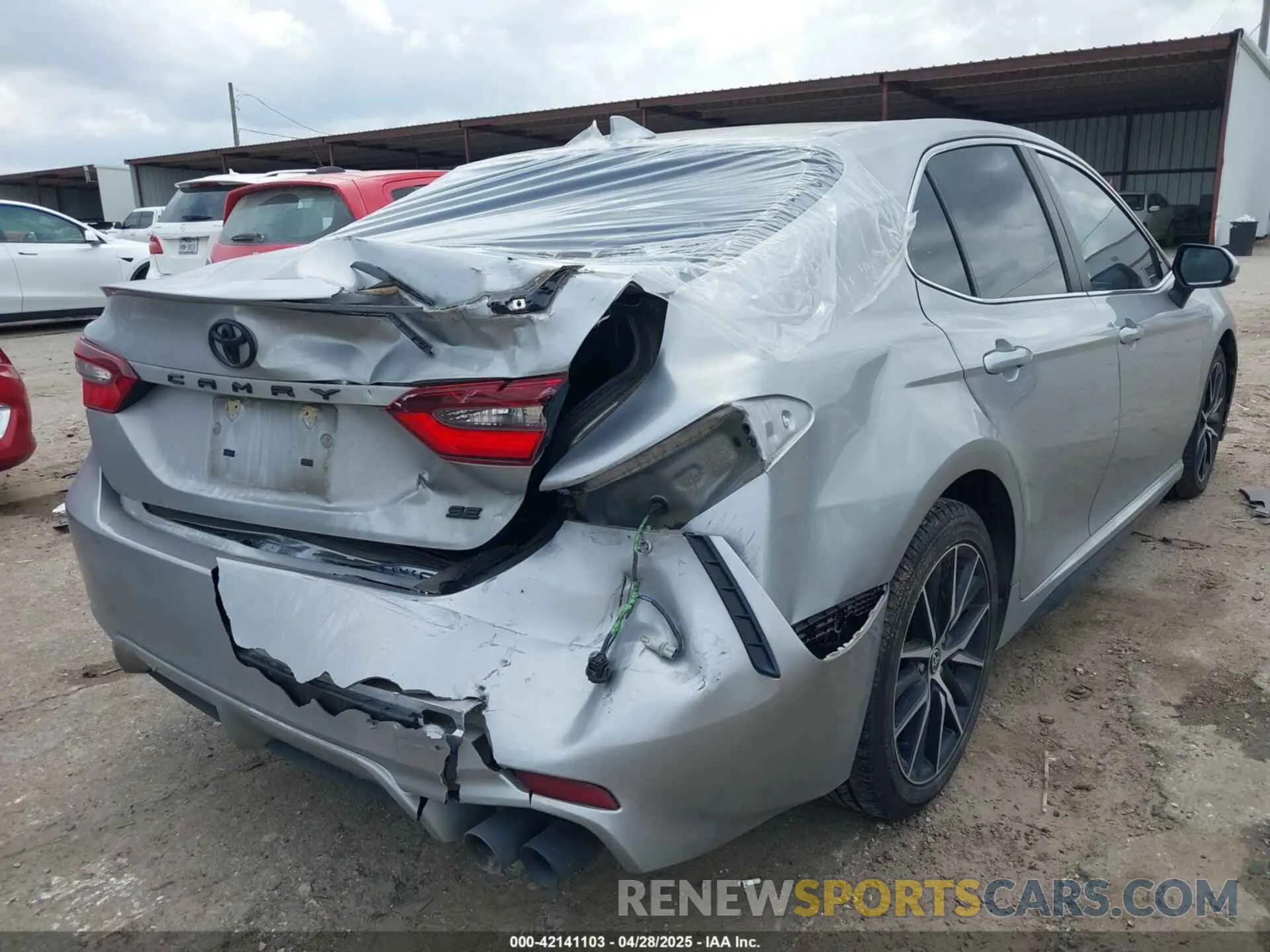 4 Фотография поврежденного автомобиля 4T1G11AK6MU422432 TOYOTA CAMRY 2021