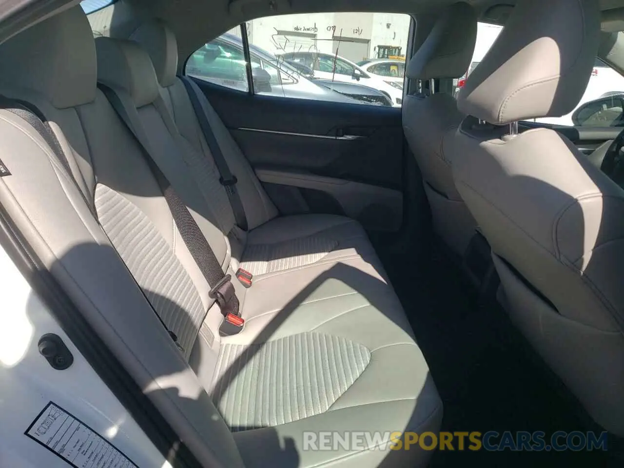 6 Photograph of a damaged car 4T1G11AK6MU424004 TOYOTA CAMRY 2021