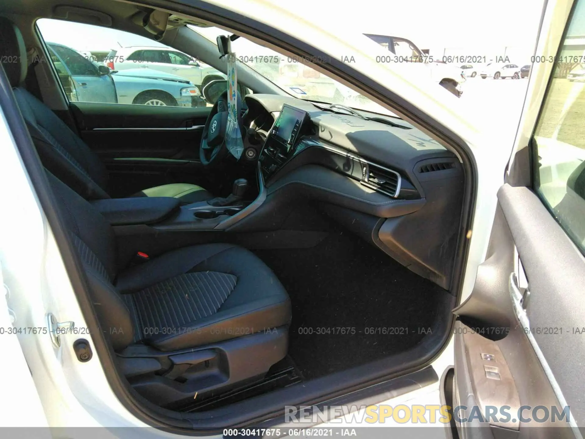 5 Photograph of a damaged car 4T1G11AK6MU431096 TOYOTA CAMRY 2021