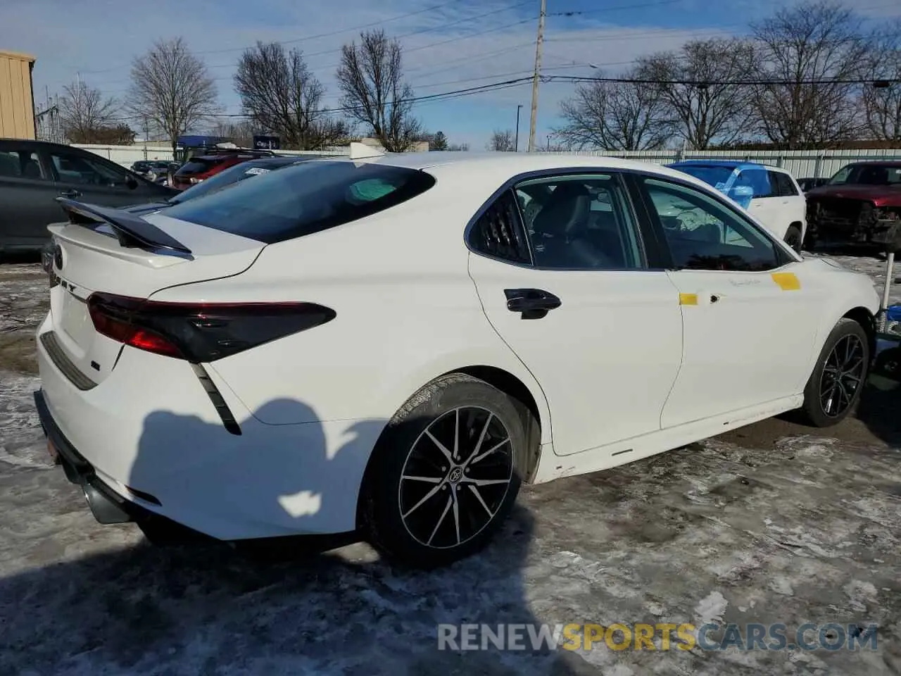 3 Фотография поврежденного автомобиля 4T1G11AK6MU457942 TOYOTA CAMRY 2021