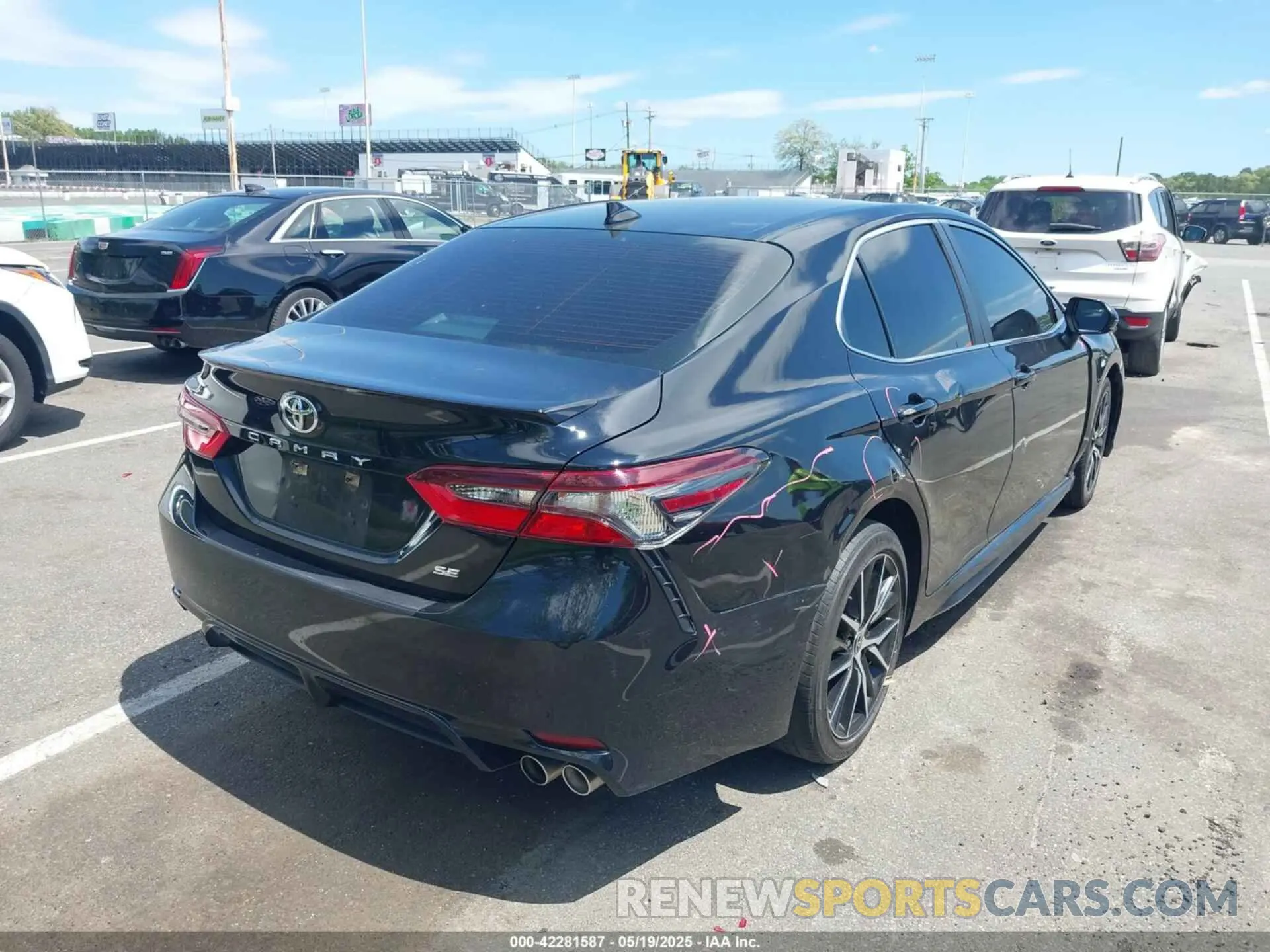 4 Photograph of a damaged car 4T1G11AK6MU516682 TOYOTA CAMRY 2021