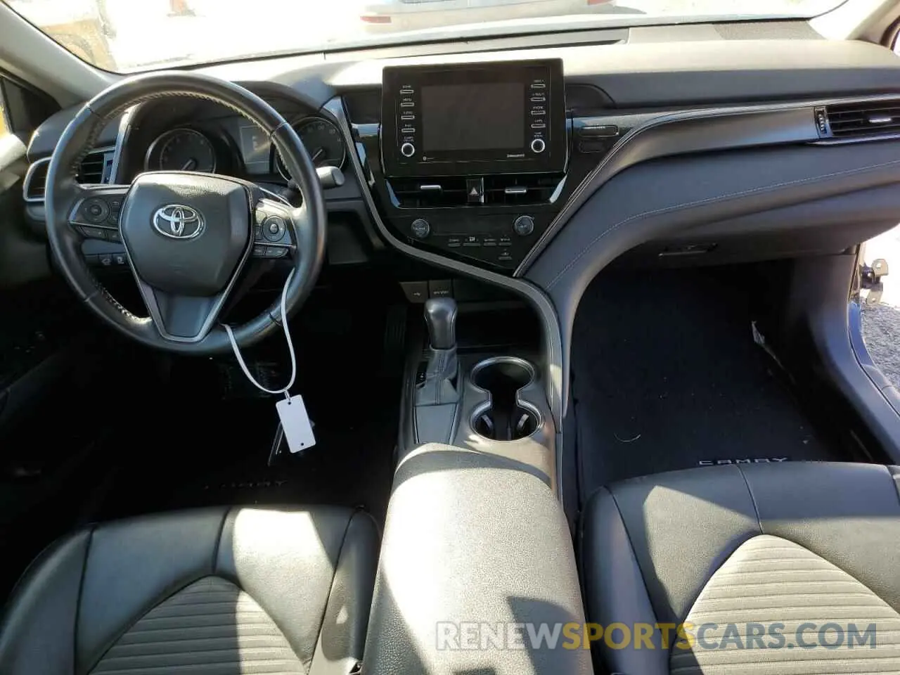 8 Photograph of a damaged car 4T1G11AK6MU522188 TOYOTA CAMRY 2021