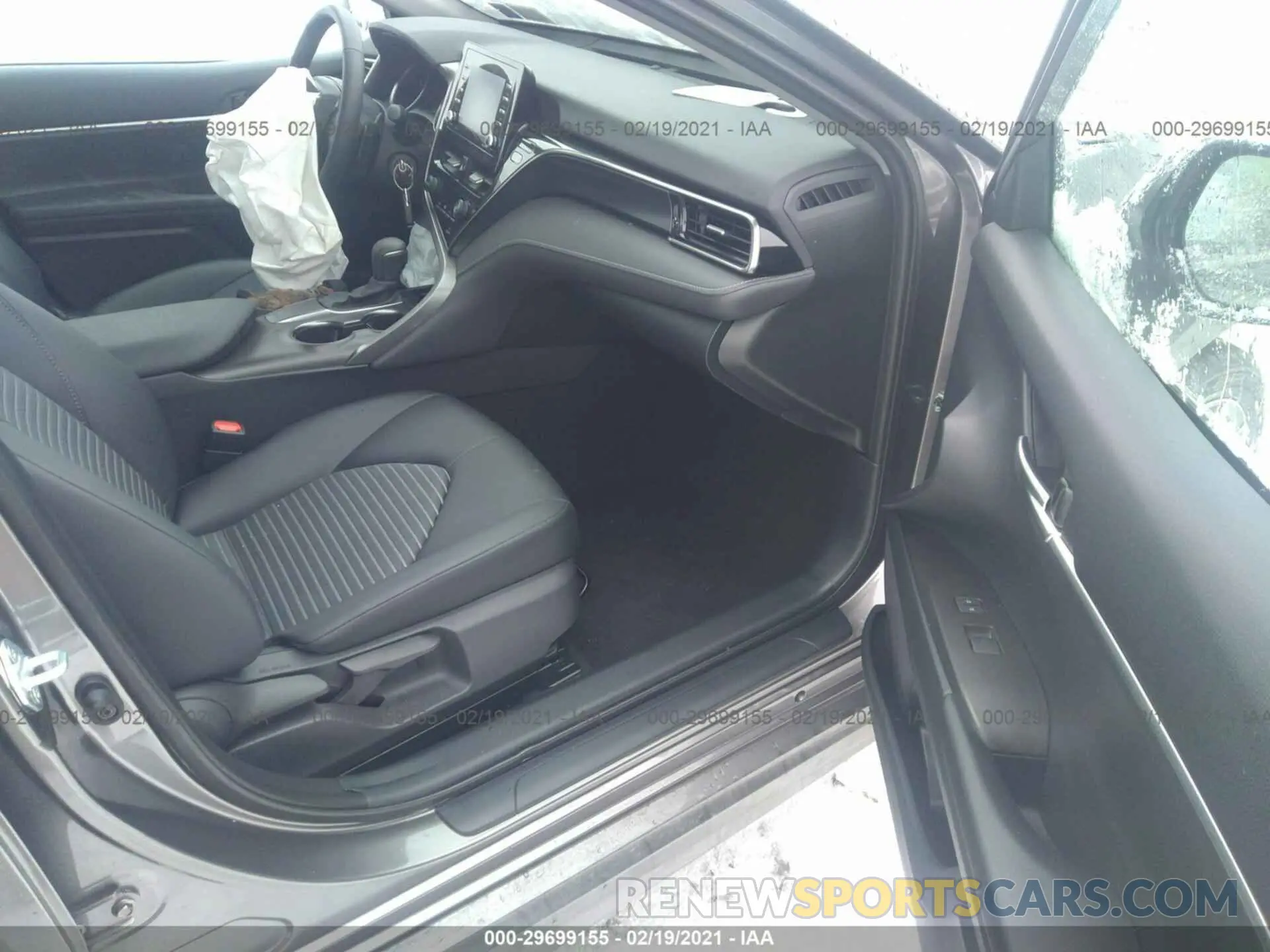 5 Photograph of a damaged car 4T1G11AK6MU522871 TOYOTA CAMRY 2021