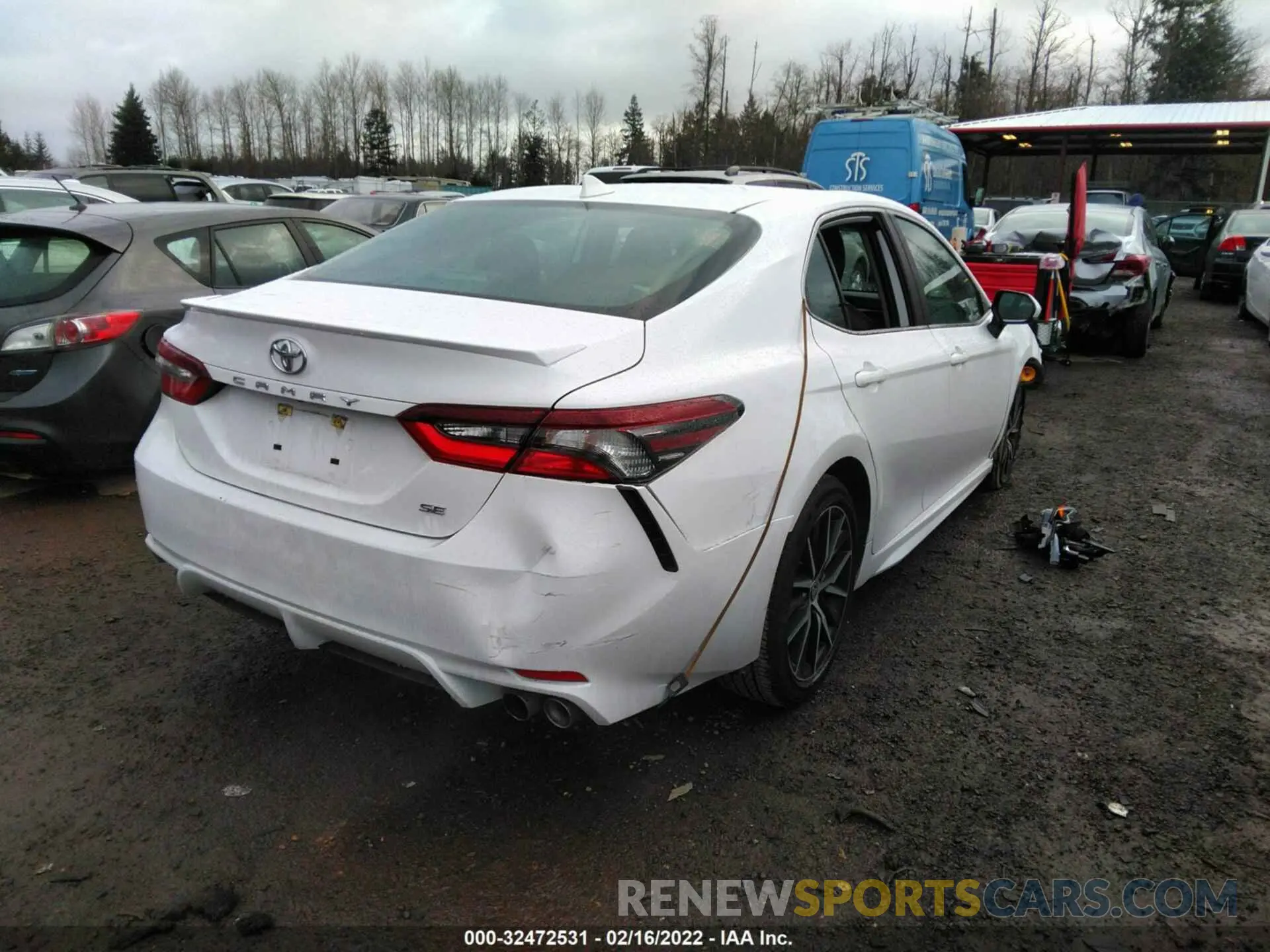 4 Photograph of a damaged car 4T1G11AK6MU524331 TOYOTA CAMRY 2021