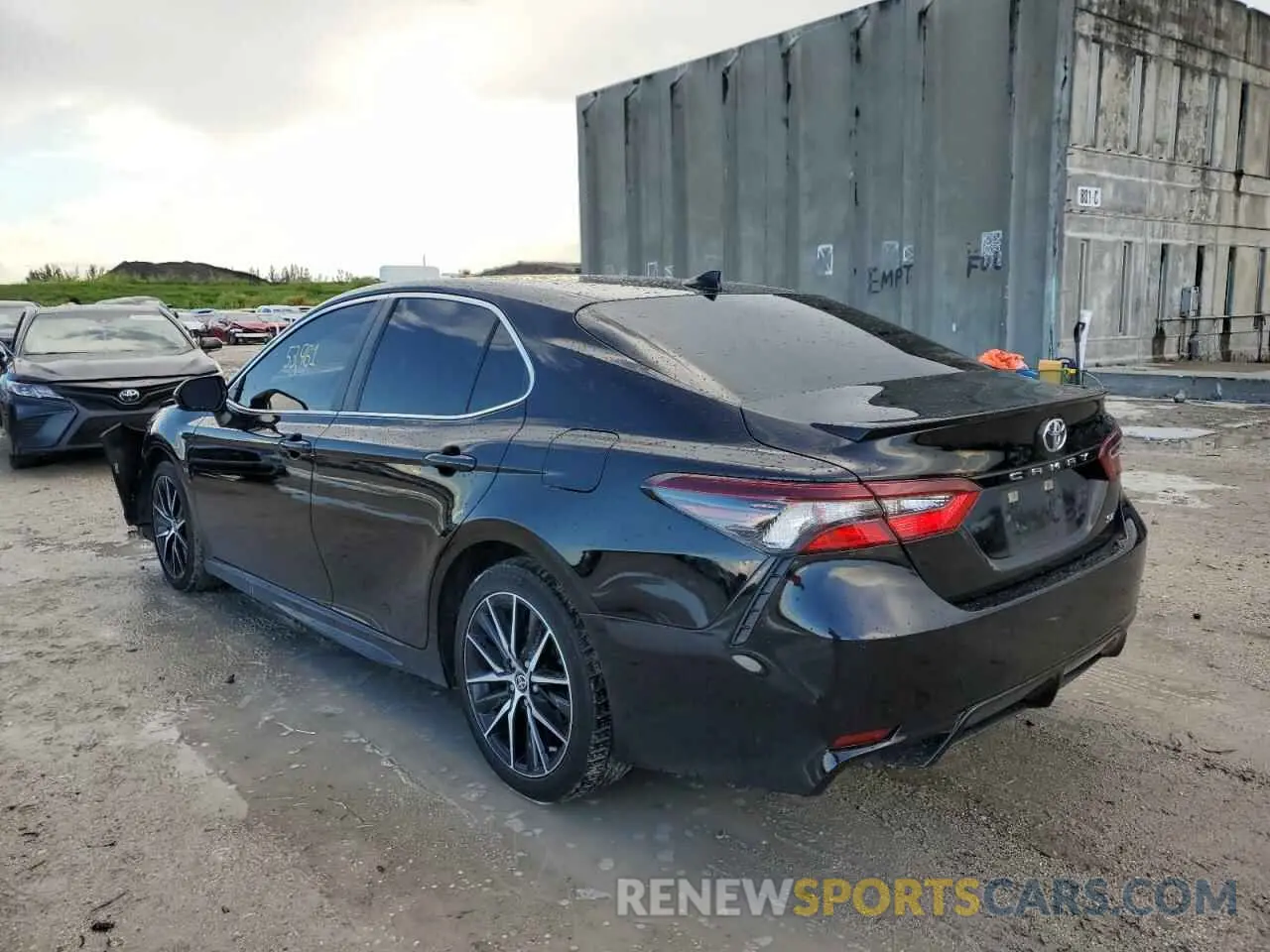 3 Photograph of a damaged car 4T1G11AK6MU533112 TOYOTA CAMRY 2021