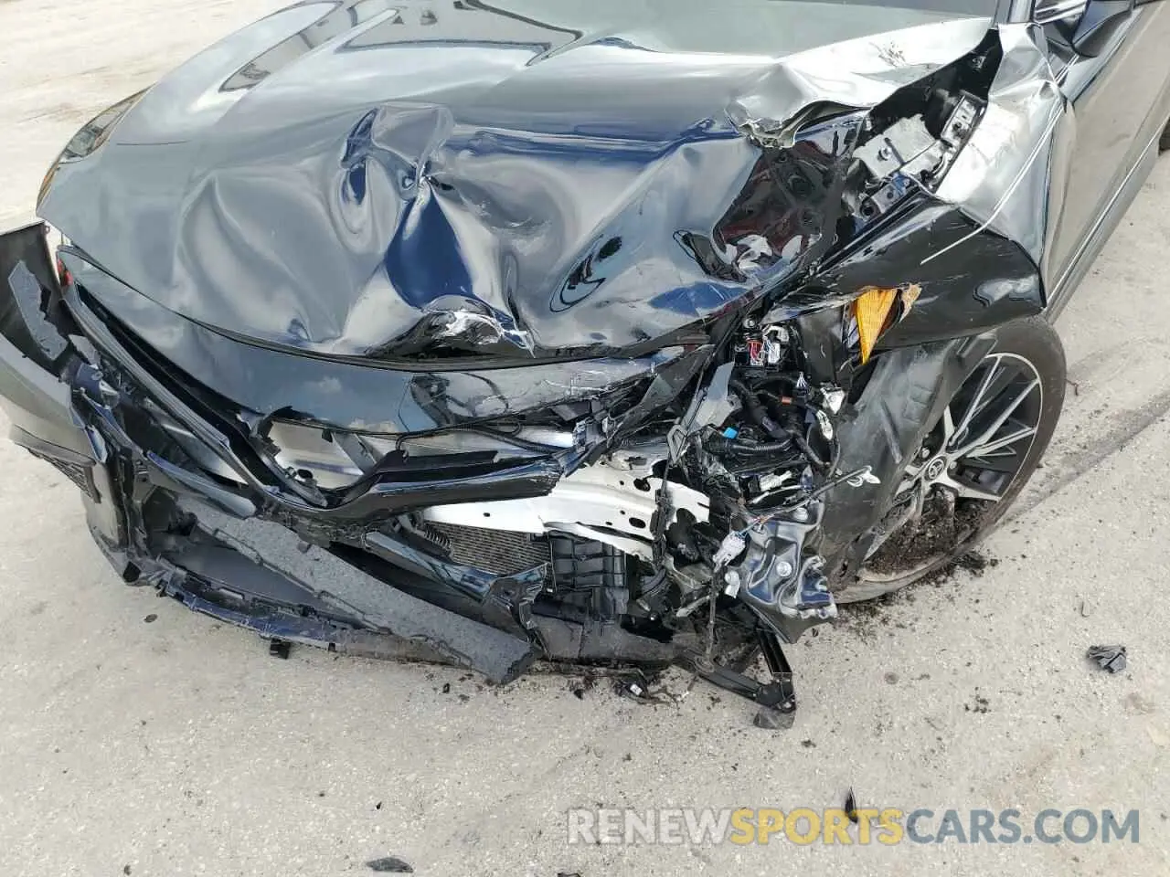 9 Photograph of a damaged car 4T1G11AK6MU549469 TOYOTA CAMRY 2021