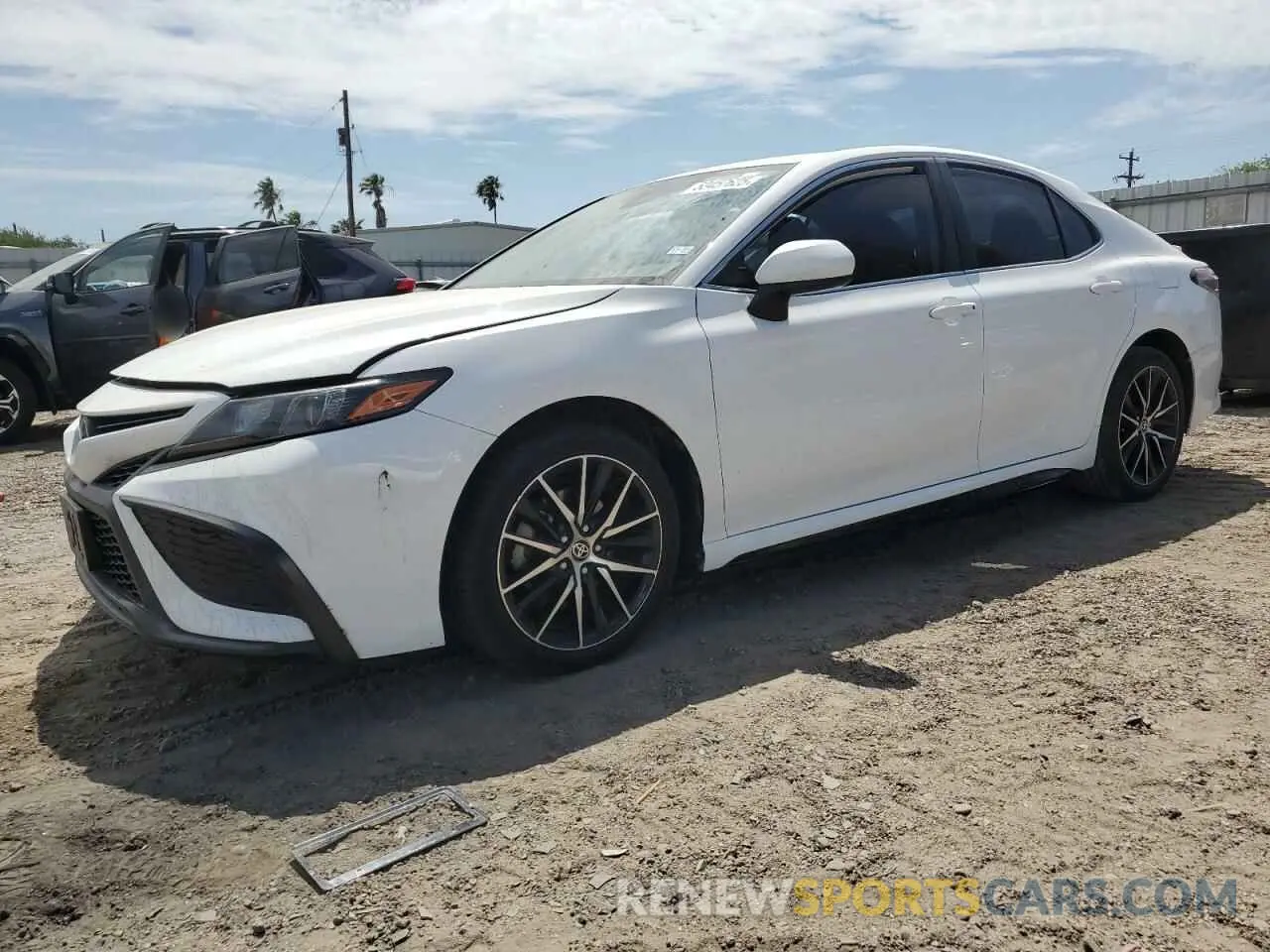 1 Photograph of a damaged car 4T1G11AK6MU550556 TOYOTA CAMRY 2021