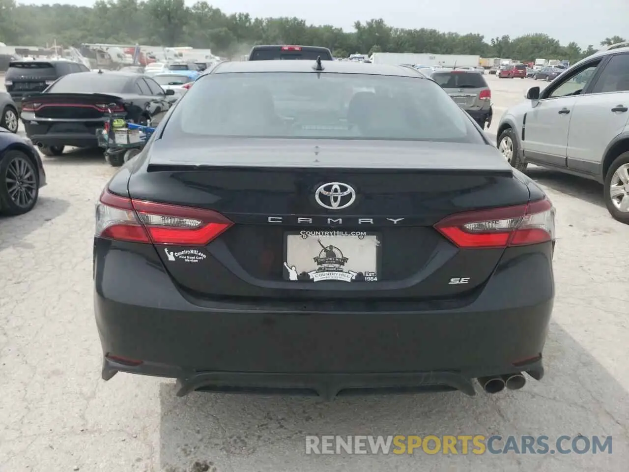 6 Photograph of a damaged car 4T1G11AK6MU571942 TOYOTA CAMRY 2021