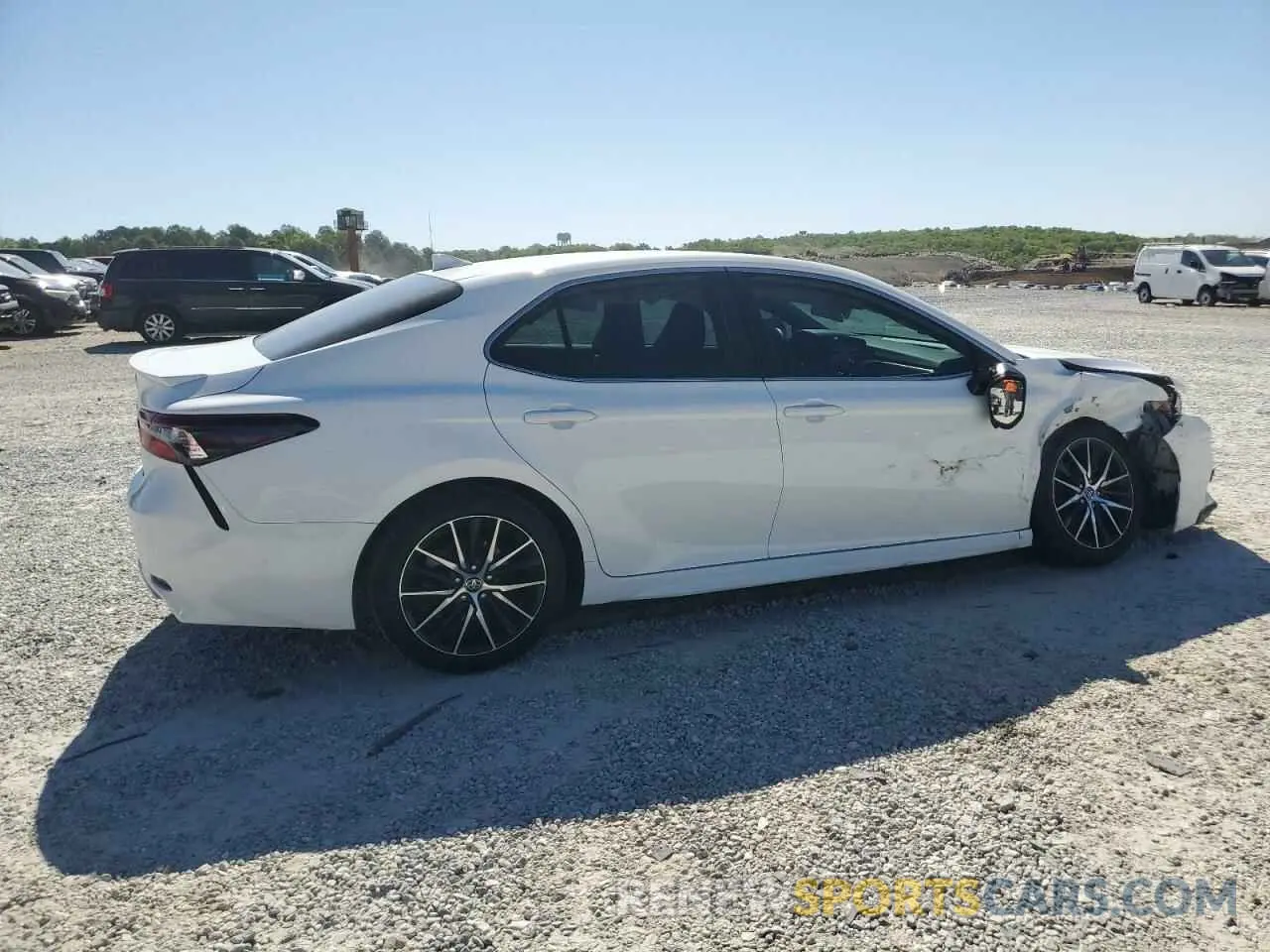 3 Photograph of a damaged car 4T1G11AK6MU582889 TOYOTA CAMRY 2021