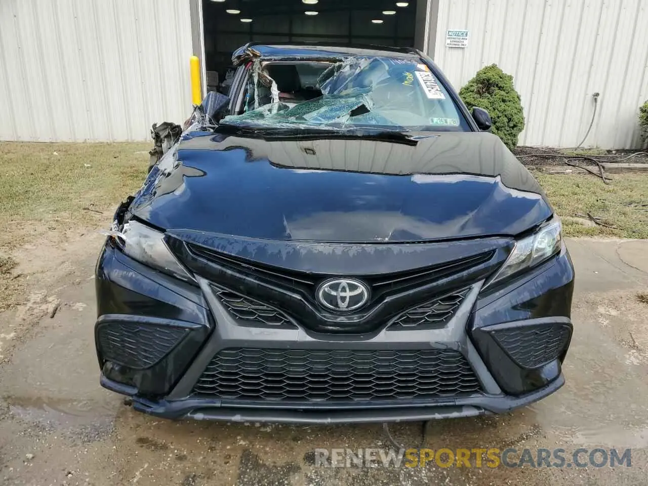 5 Photograph of a damaged car 4T1G11AK6MU583945 TOYOTA CAMRY 2021