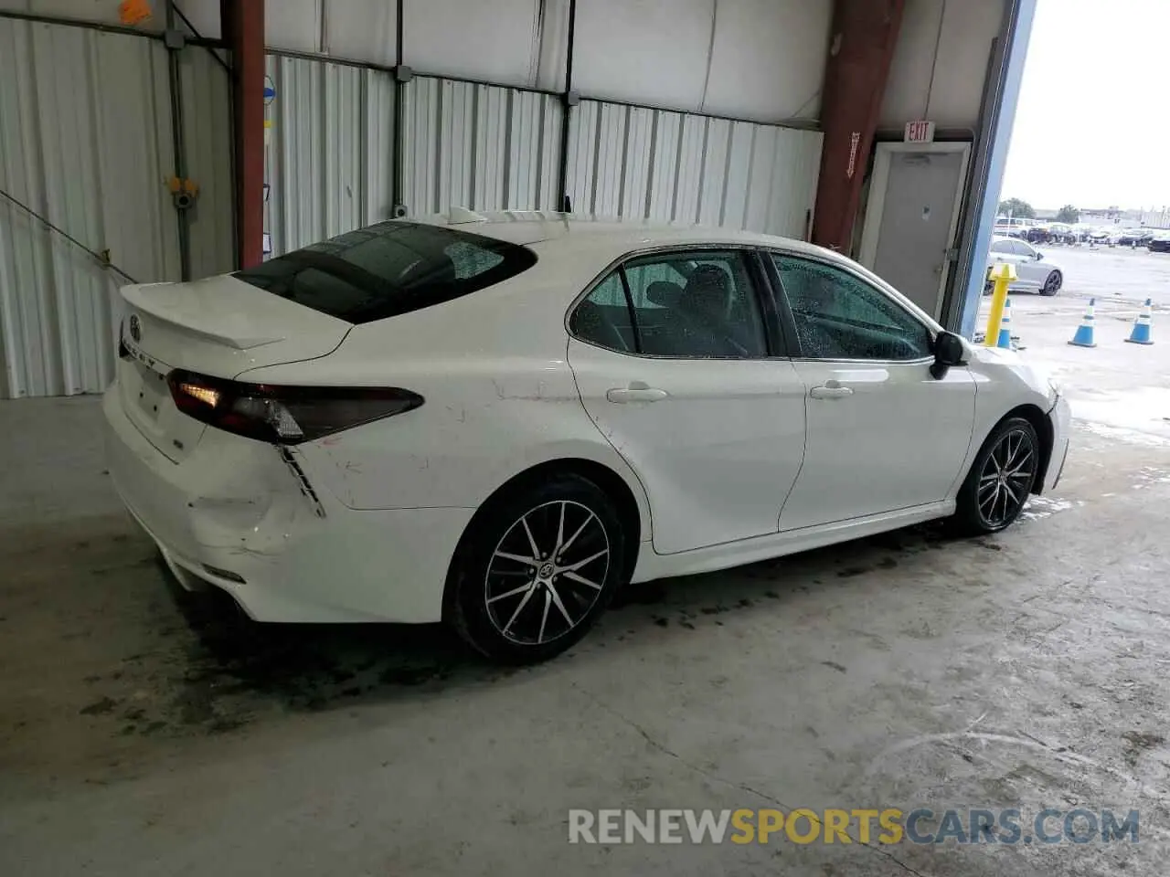 3 Photograph of a damaged car 4T1G11AK6MU586926 TOYOTA CAMRY 2021