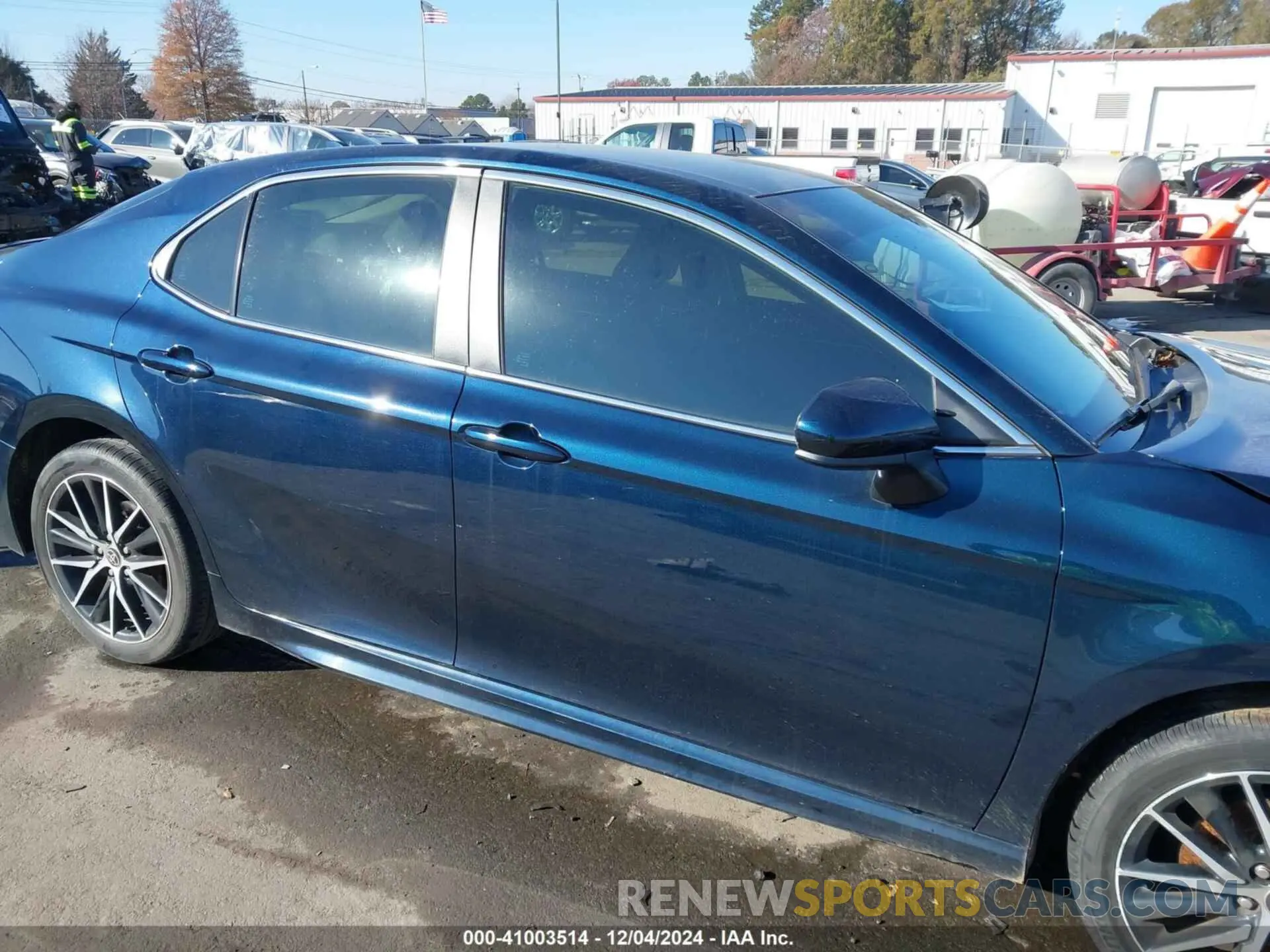 14 Photograph of a damaged car 4T1G11AK6MU595075 TOYOTA CAMRY 2021