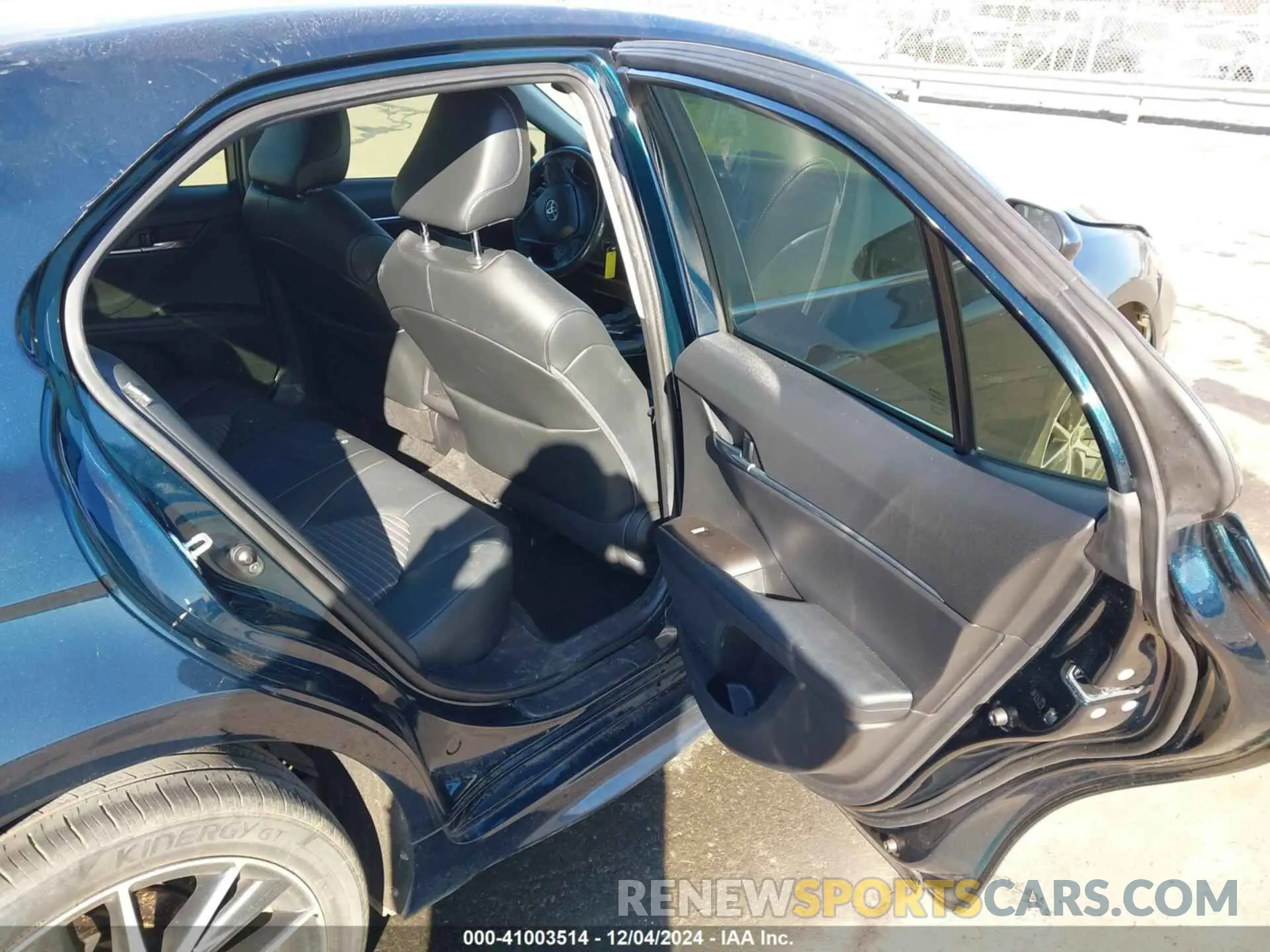 8 Photograph of a damaged car 4T1G11AK6MU595075 TOYOTA CAMRY 2021