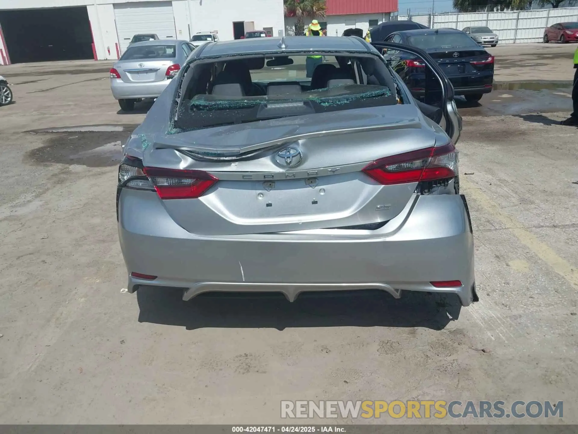 16 Фотография поврежденного автомобиля 4T1G11AK6MU601117 TOYOTA CAMRY 2021