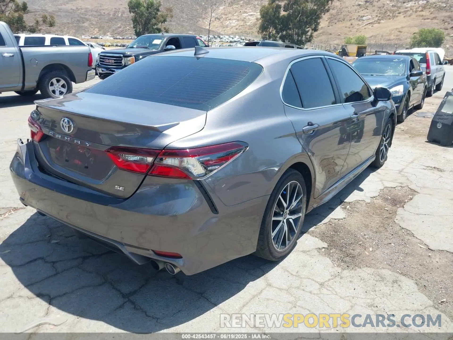4 Photograph of a damaged car 4T1G11AK6MU603059 TOYOTA CAMRY 2021