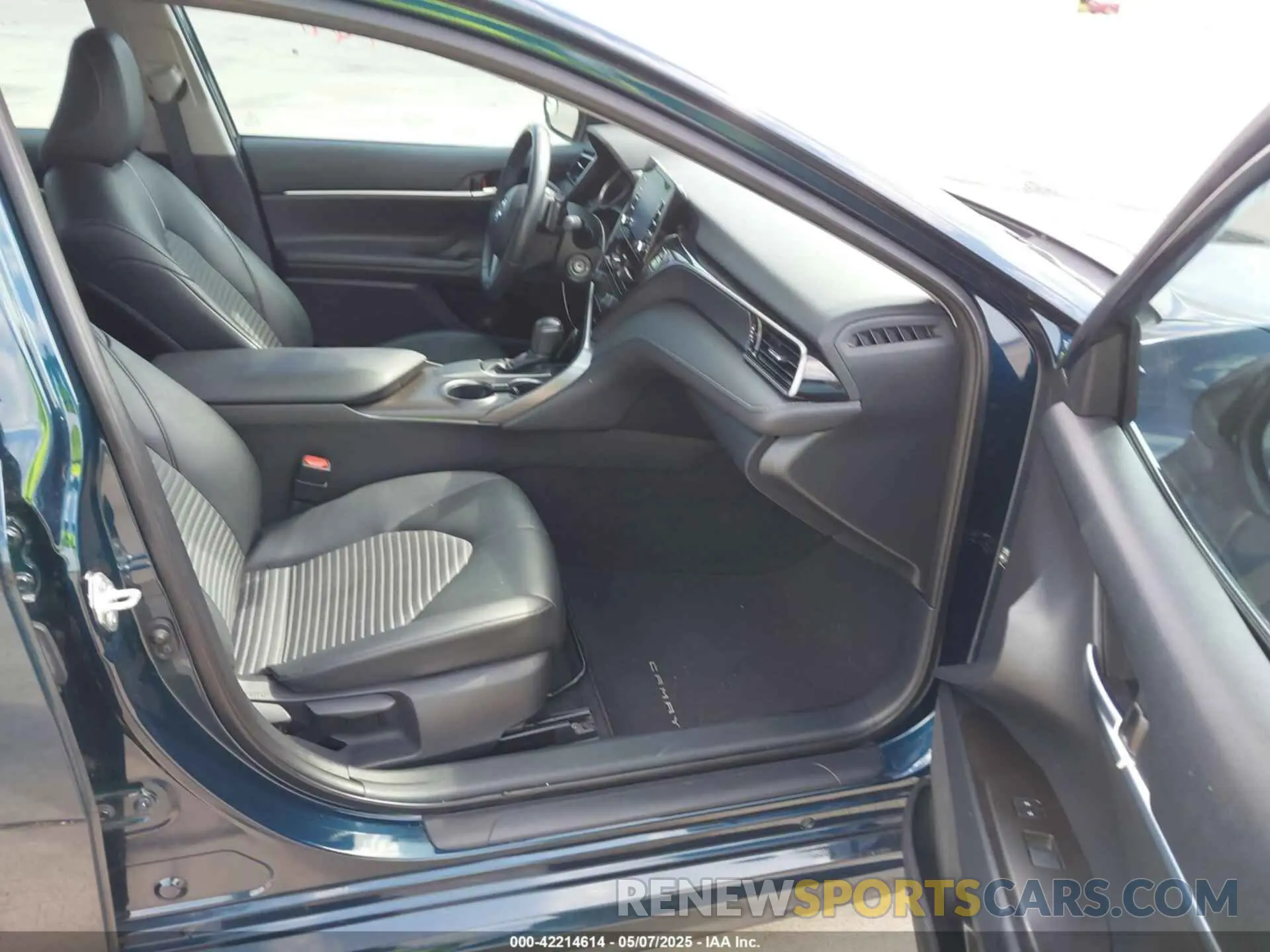 5 Photograph of a damaged car 4T1G11AK6MU610254 TOYOTA CAMRY 2021