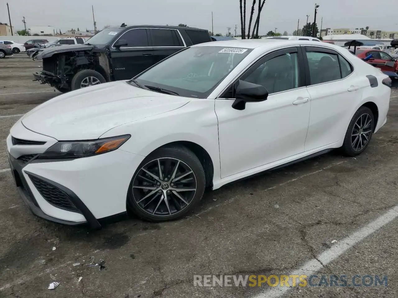 1 Photograph of a damaged car 4T1G11AK6MU611646 TOYOTA CAMRY 2021
